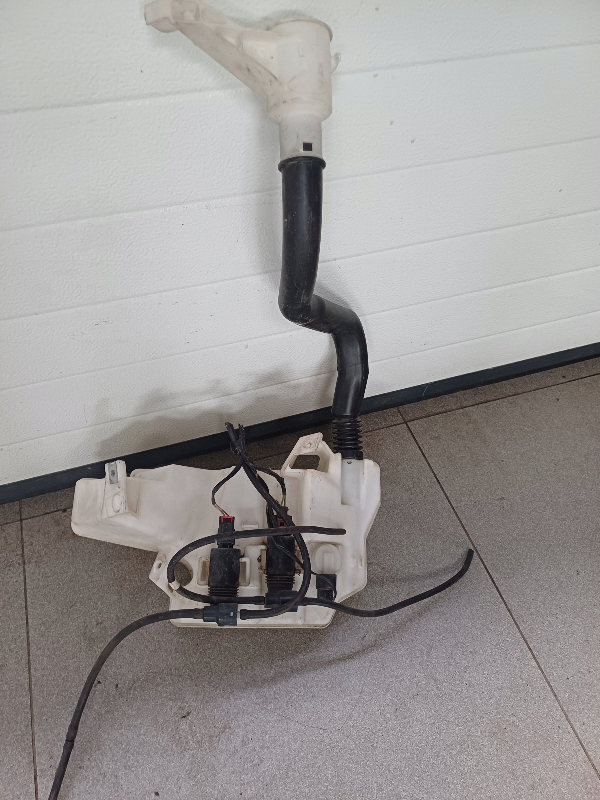 бачок омывателя жидкости Range Rover Evoque L538 BJ32-17B613-B