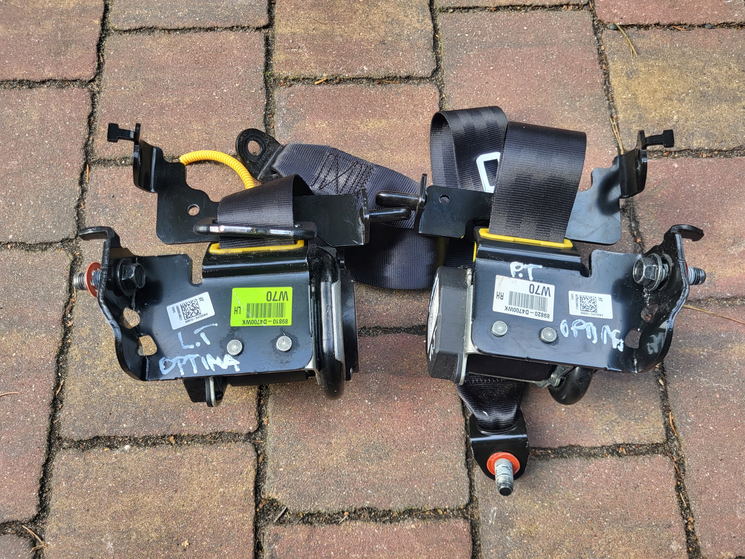 PAS PRAWY LEWY TYL KIA OPTIMA IV KOMBI