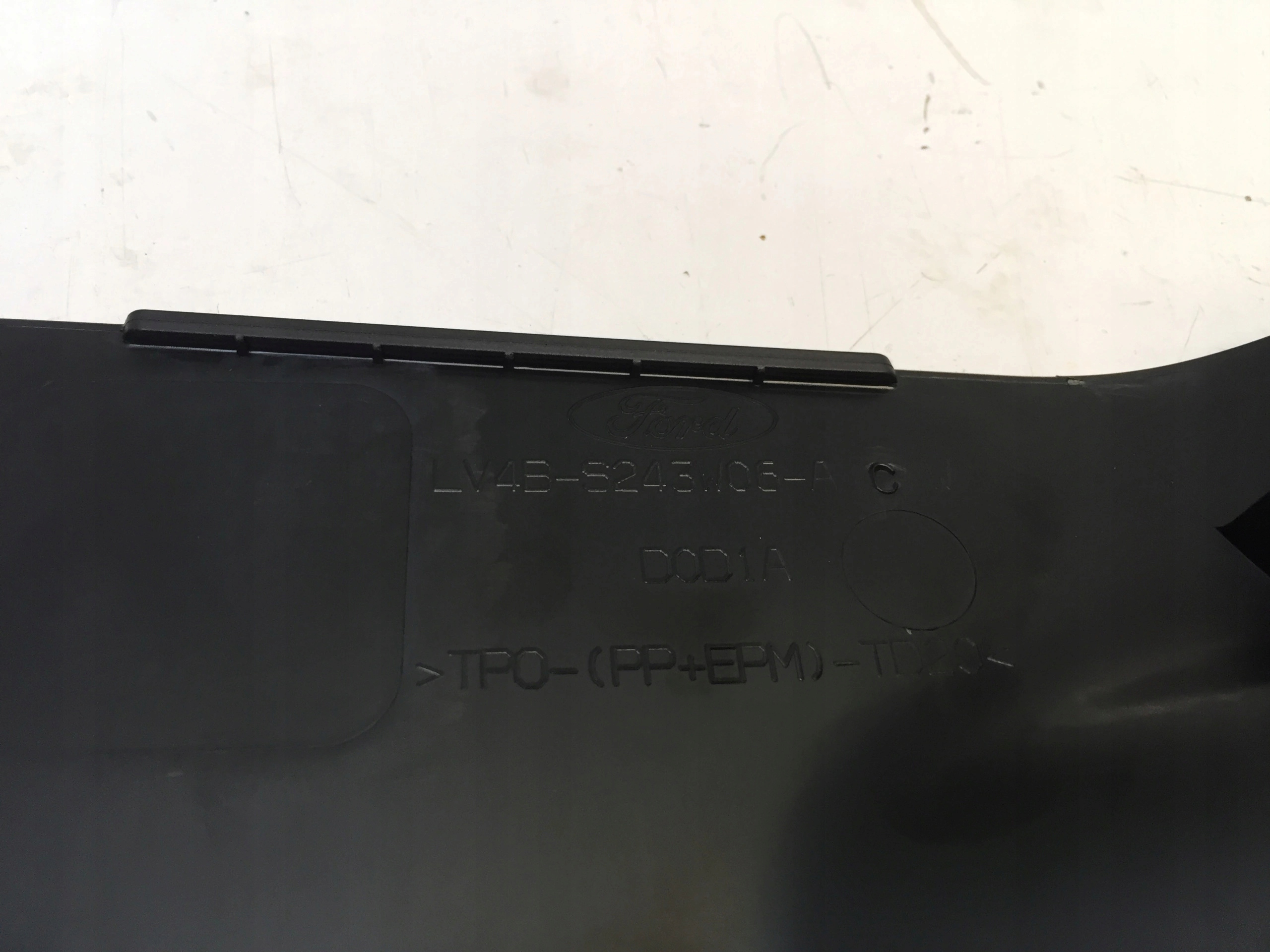 FORD KUGA III MK3 OSŁONA SŁUPKA ŚRODKOWEGO PRAWA LV4B-S243W06-A Producent części Ford OE