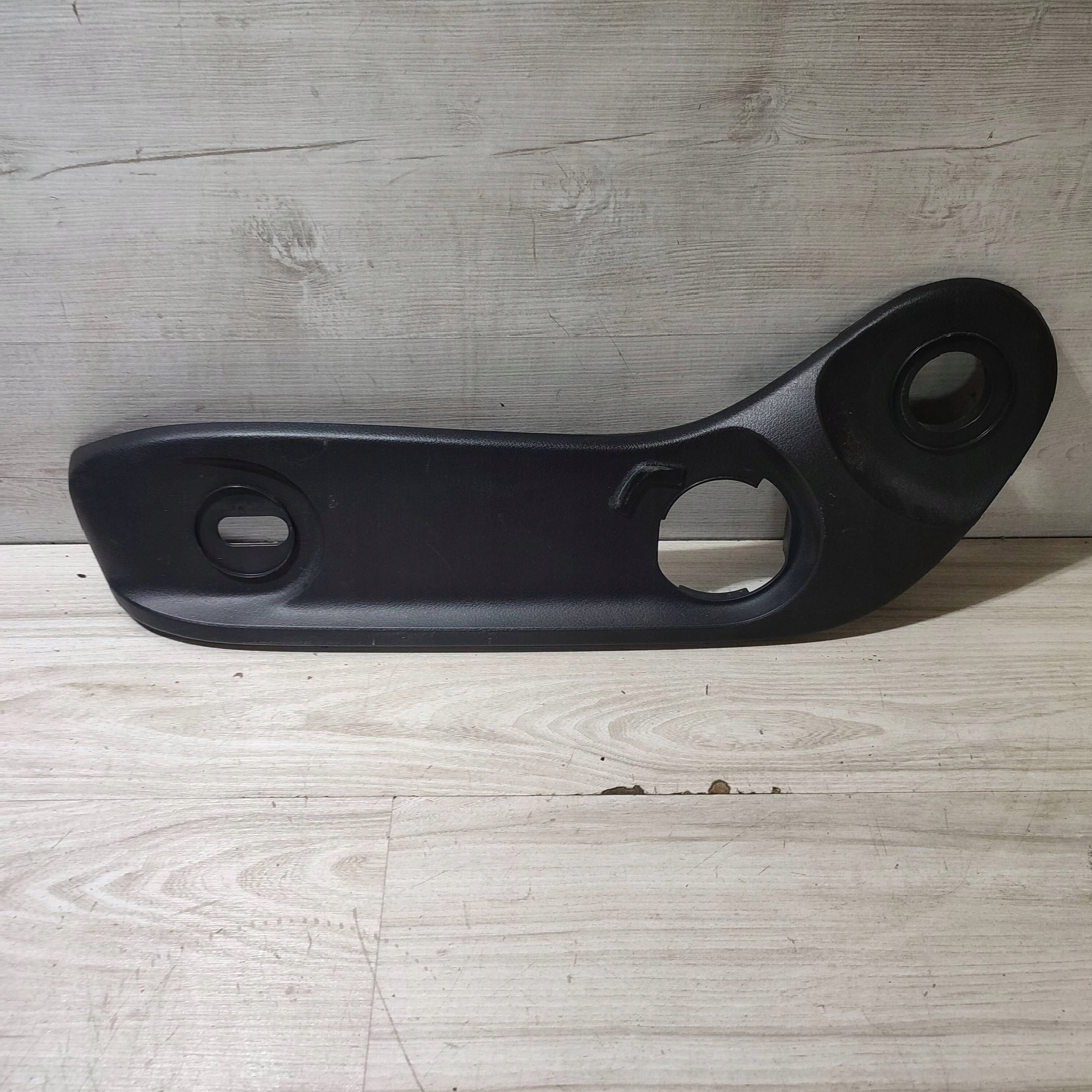 plastic seat front side left Mercedes-Benz A W177 A1779191500