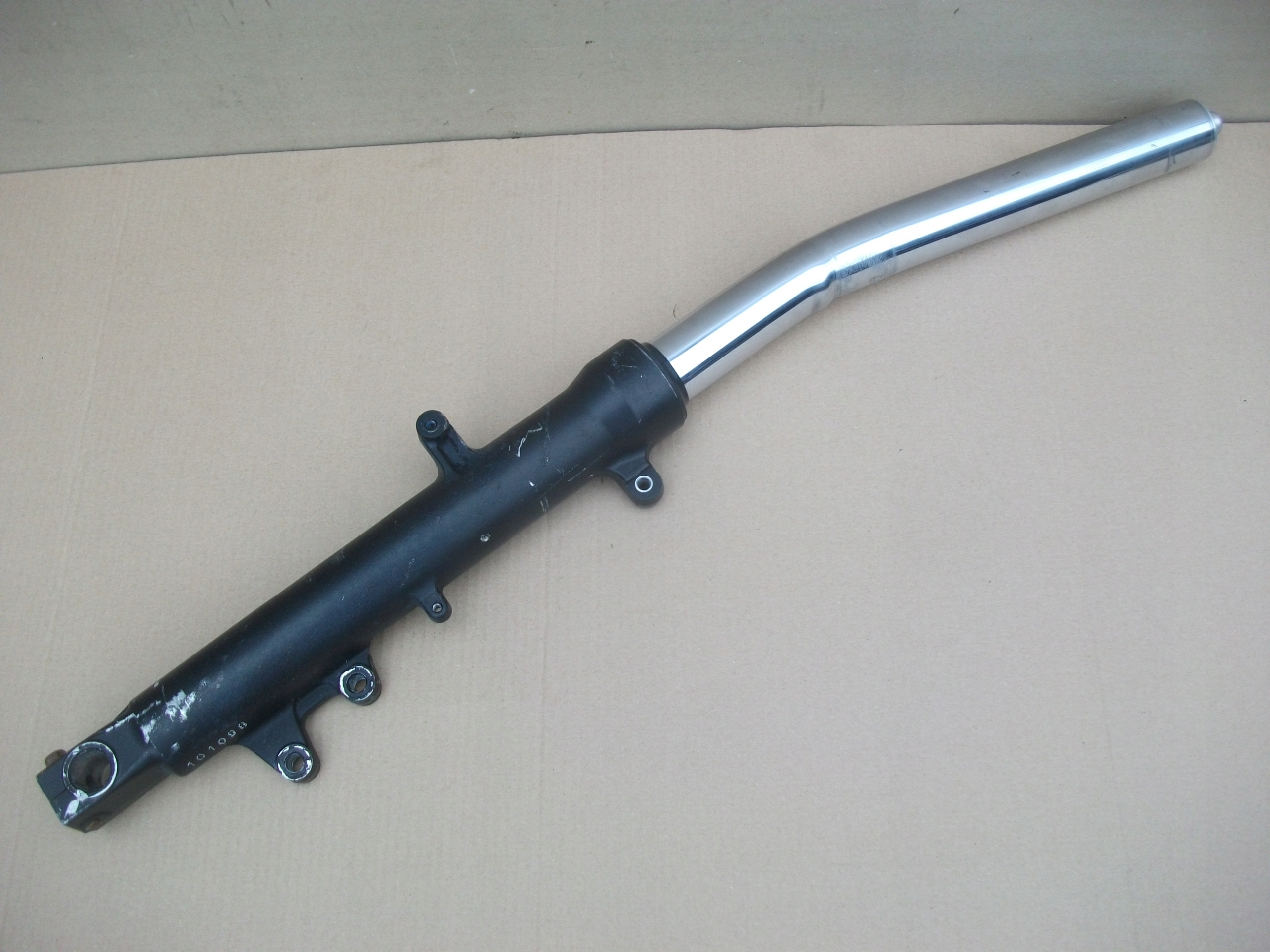 SUZUKI DL 650 V-STROM LAGA ЛІВИЙ АМОРТИЗАТОР ГОМІЛКА