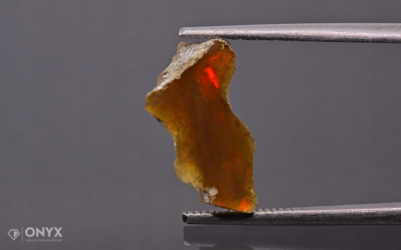 Opal z Etiopie hrudky 14x10 mm