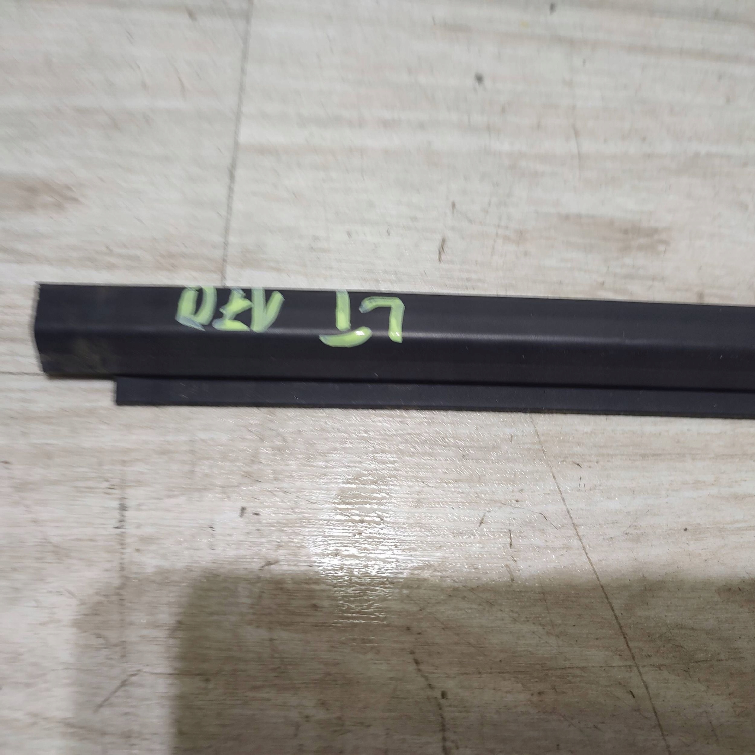 lista ablak tylnej far strona bal Suzuki Vitara (LY)