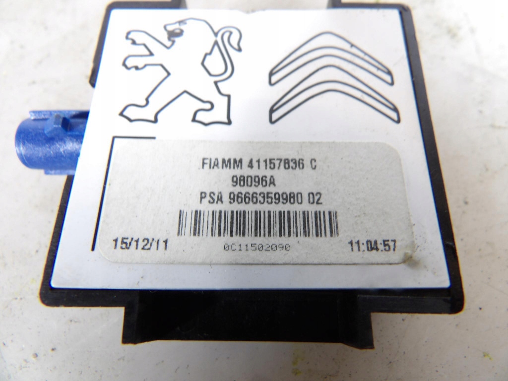antenna module amplifier Peugeot OE 9666359980