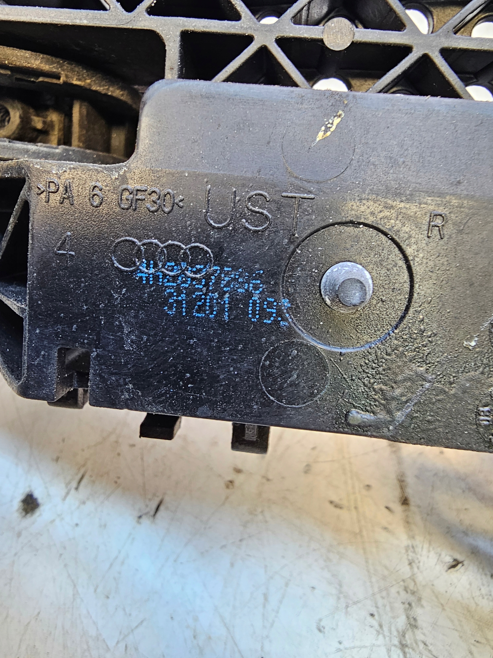 handle right front rear part AUDI A6 C7 4H2837886 LY1P
