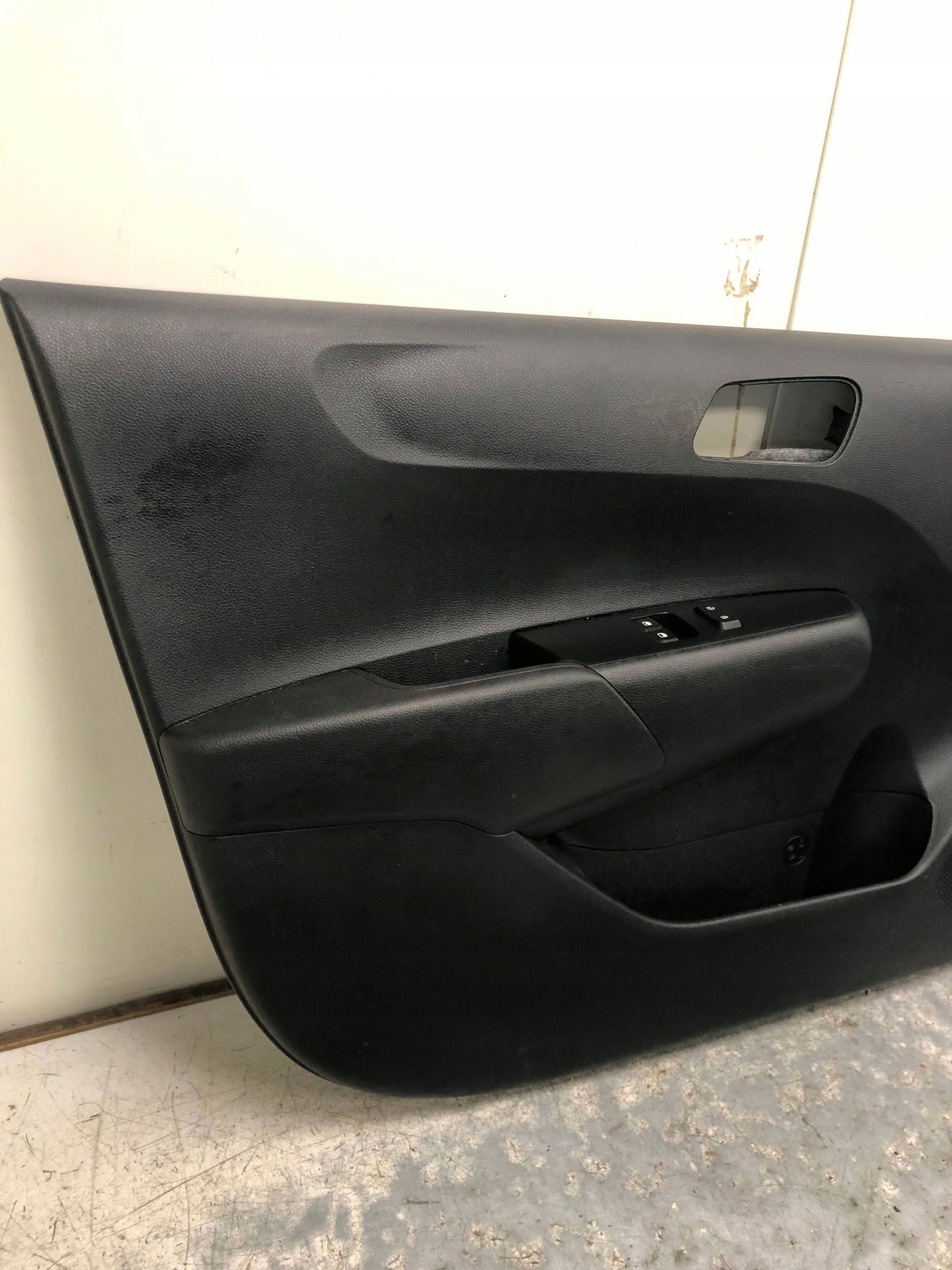 side door left front KIA PICANTO III 82351-G6000