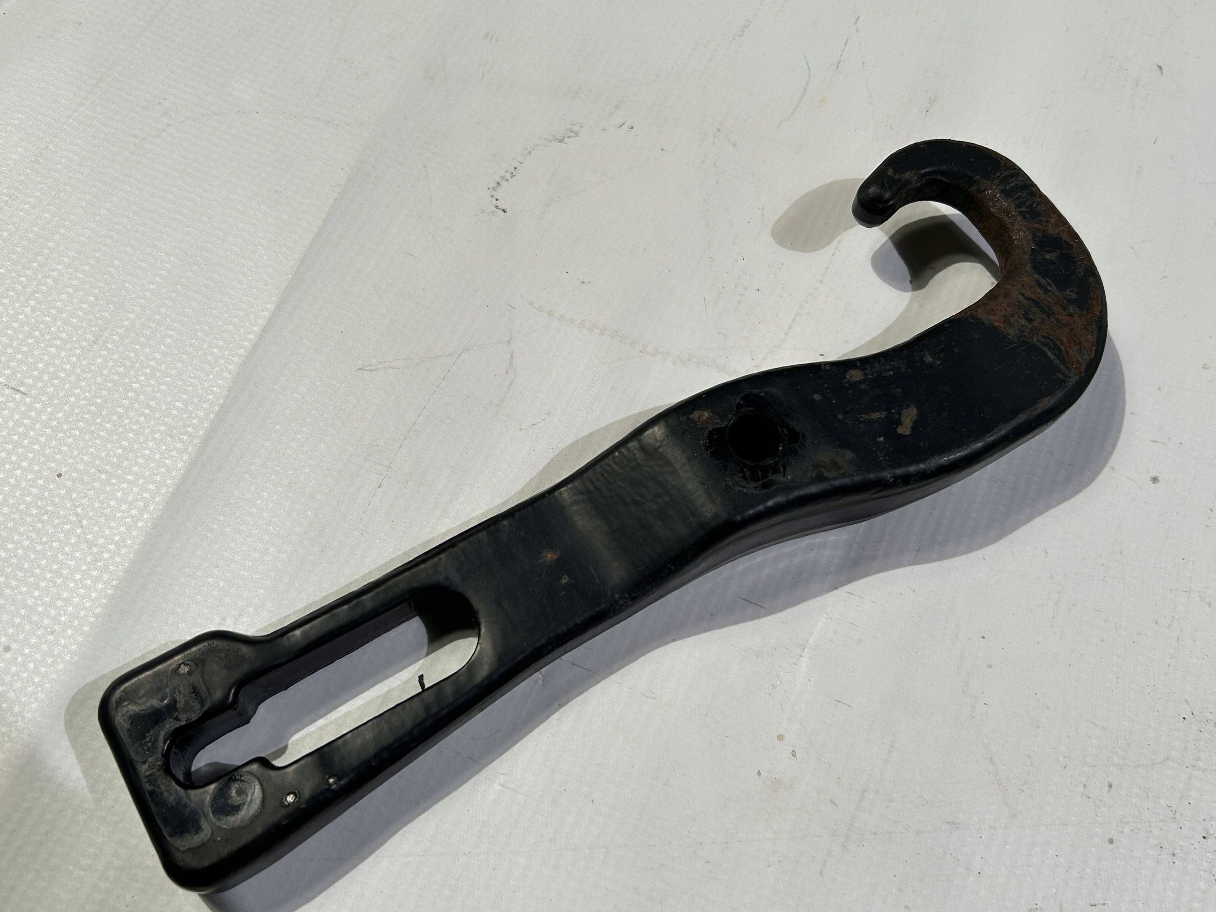 tow ucho hook Nissan Titan 2016r