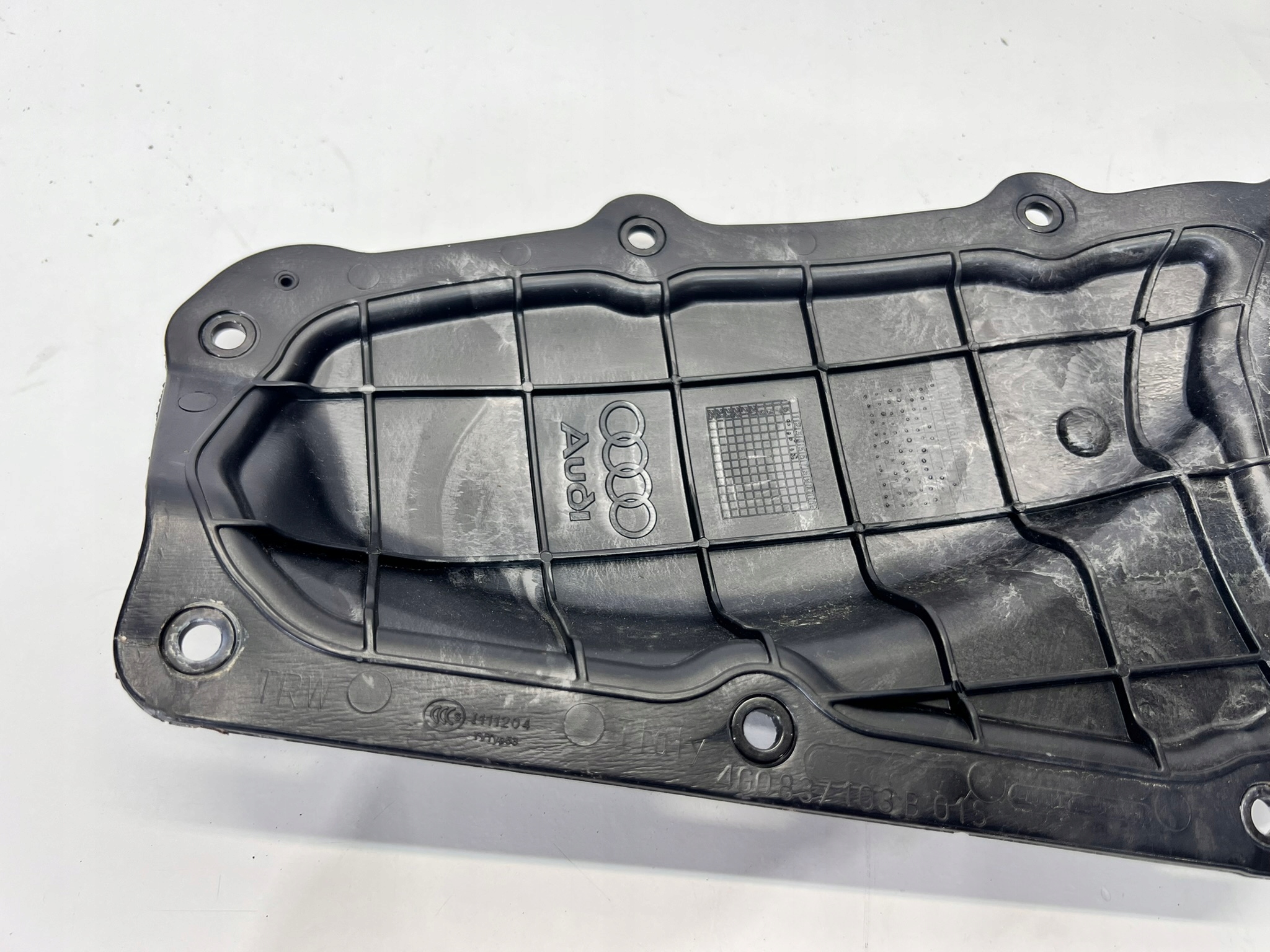 držák úchyt repráku levý AUDI A6 4G0837103B