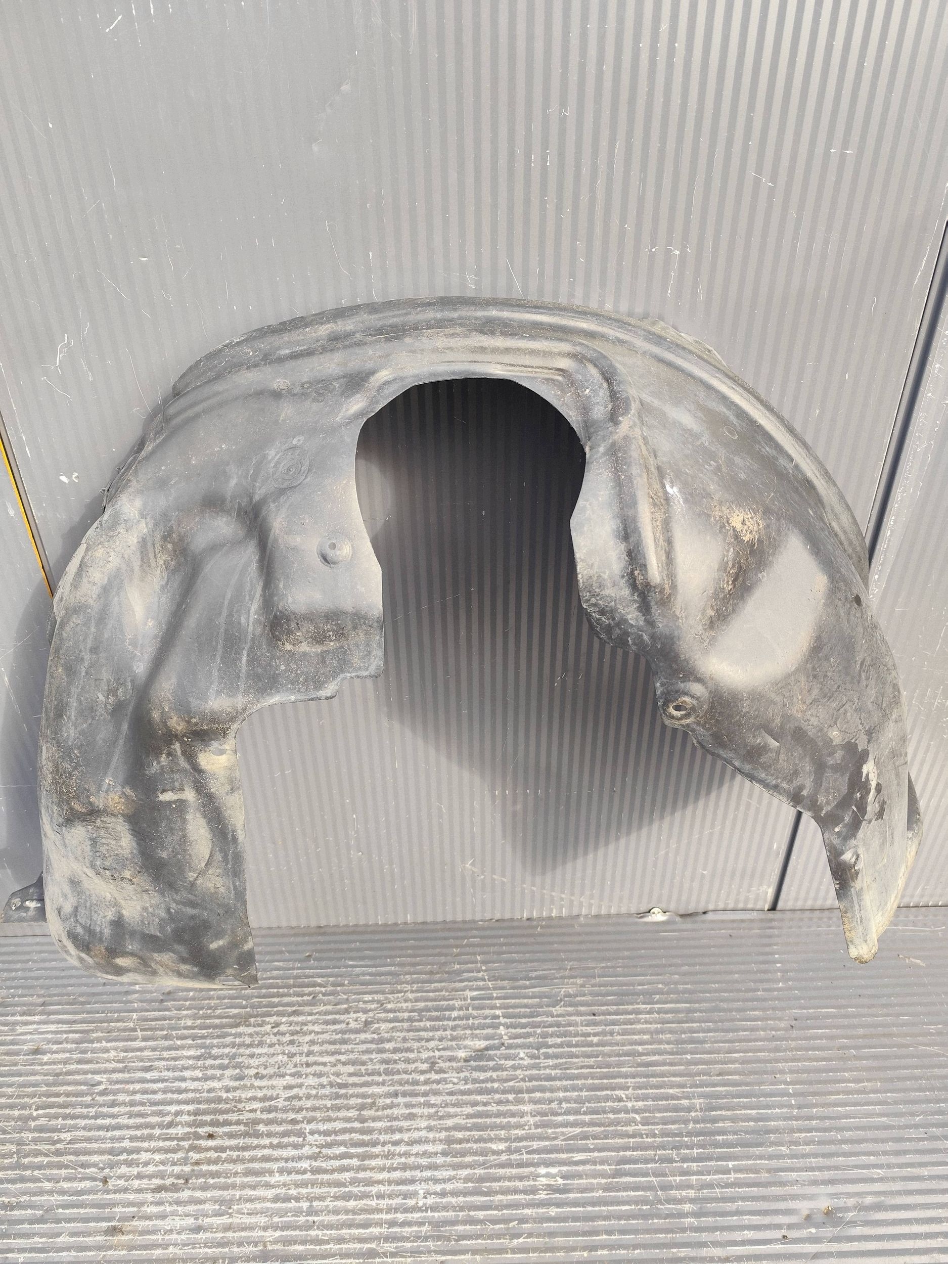 JEEP CHEROKEE KL mudguard front right 68102264AD