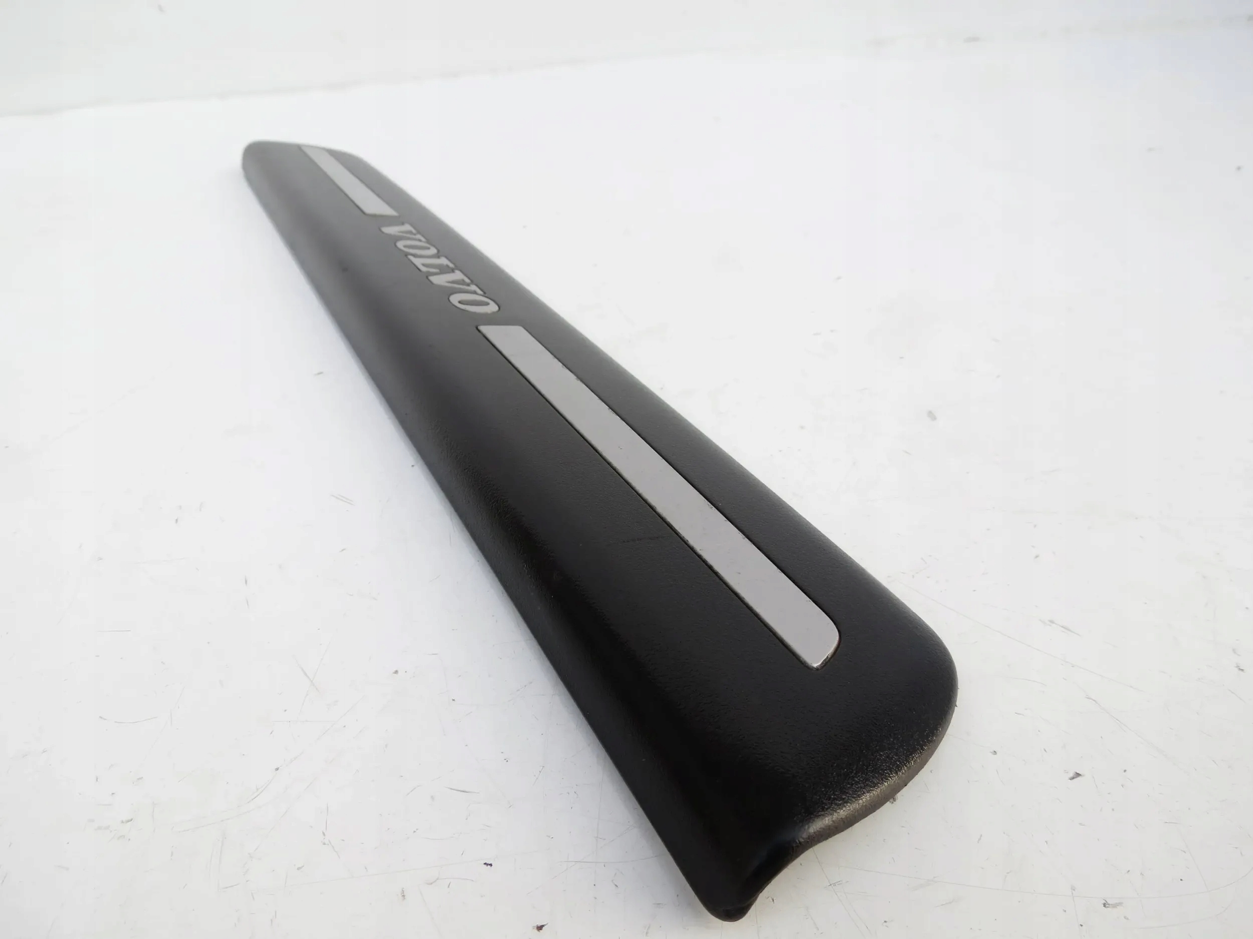 LISTWA OSŁONA NAKŁADKA PROGU PROGOWA 08622671 VOLVO S40 II V50 Producent części Volvo OE