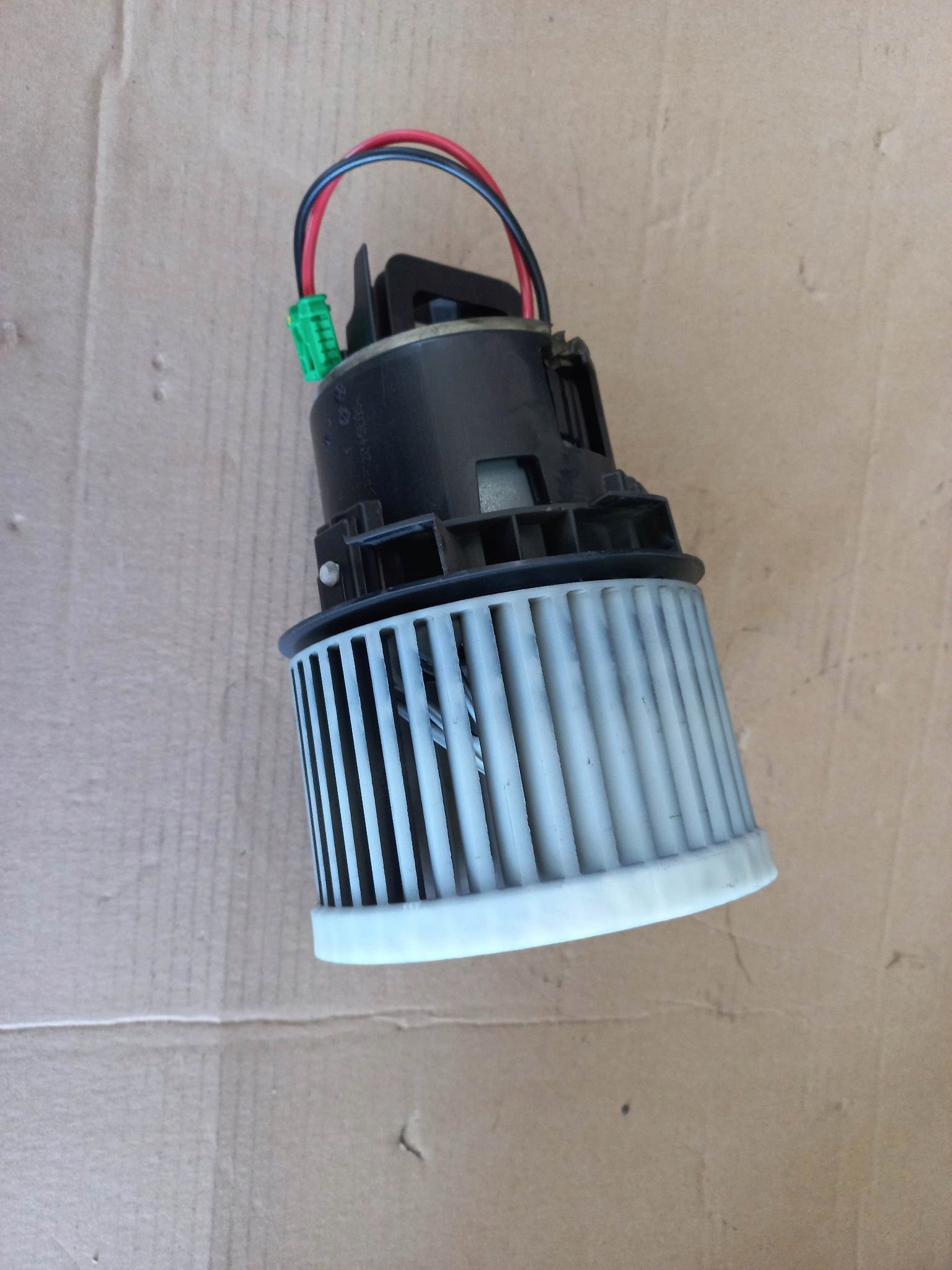 DMUCHAWA WENTYLATOR NAWIEWU PEUGEOT 308 T9 DB271001