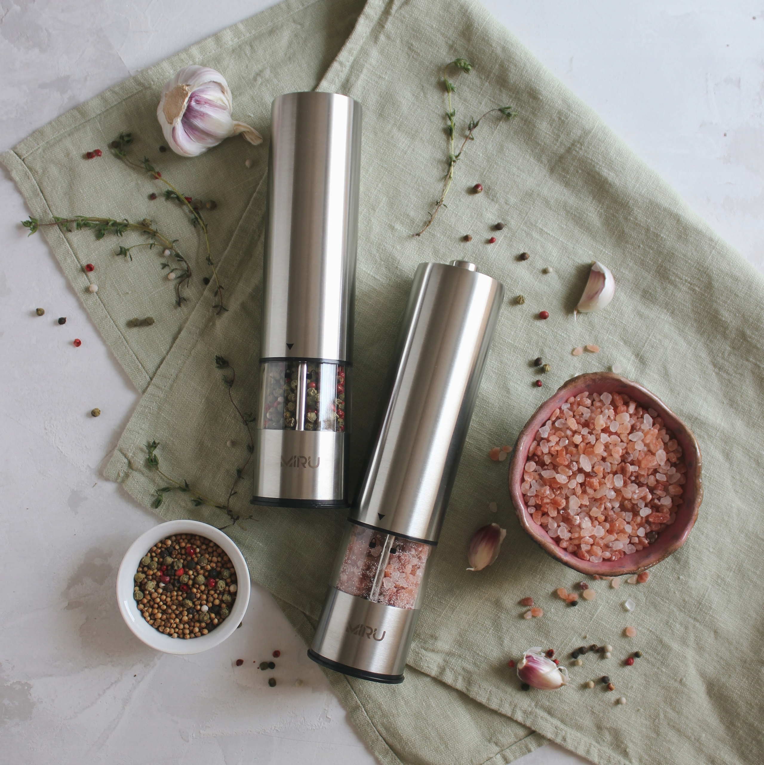 MŁYNEK DO PIEPRZU, SOLI I PRZYPRAW ELEKTRYCZNY STALOWY, LED, ZESTAW 2 szt. Kod producenta KA023 METALFIT