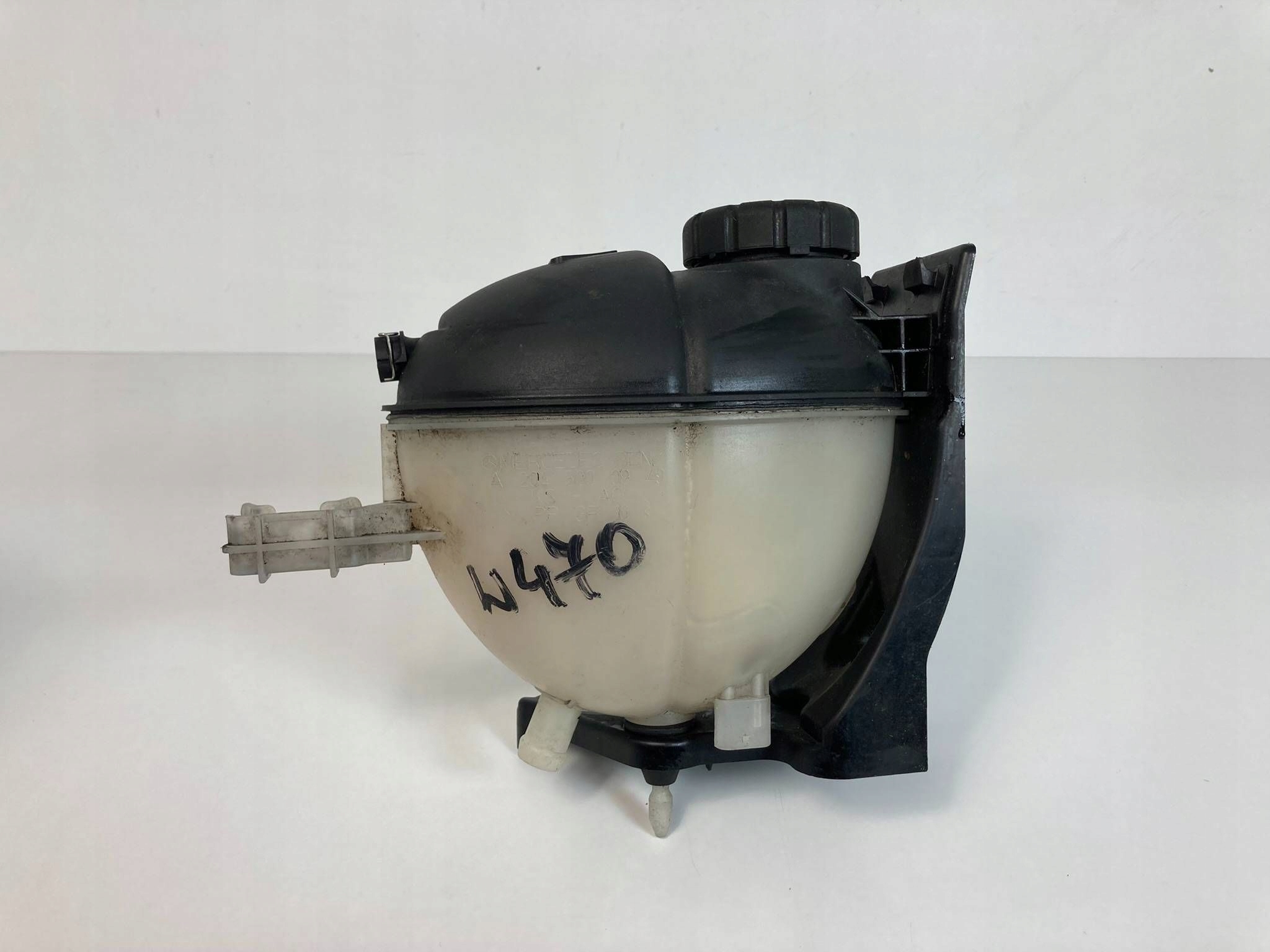 Mercedes-Benz X-class W470 3.0D water tank