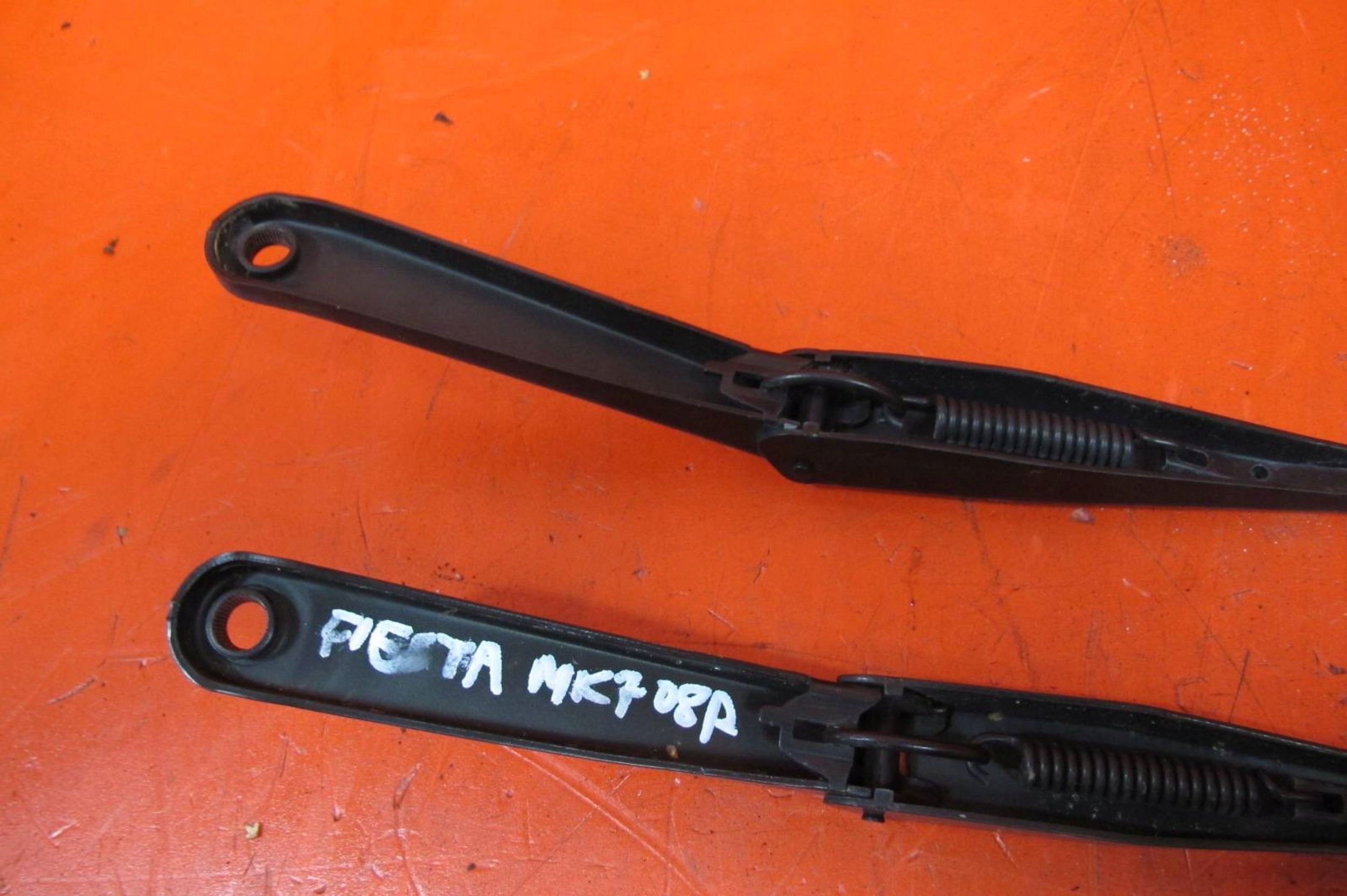 Ford Fiesta MK7 JA8 08- wiper arm right left front EU KPL