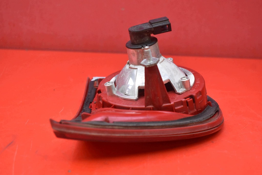 light left rear part rear 1K6945093J VW GOLF 5 V 5D HB 03-09