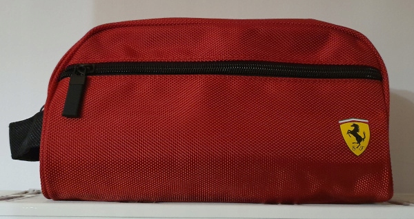 

Kosmetyczka Scuderia Ferrari