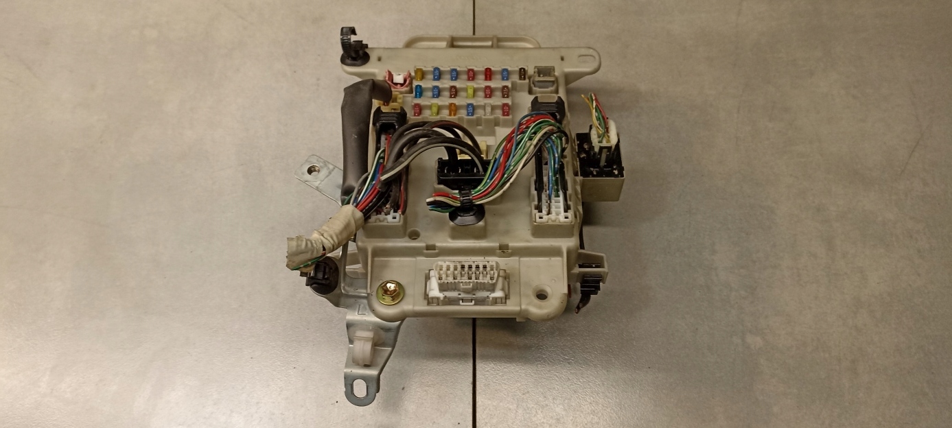 Module fusibles TOYOTA RAV 4 II D4D