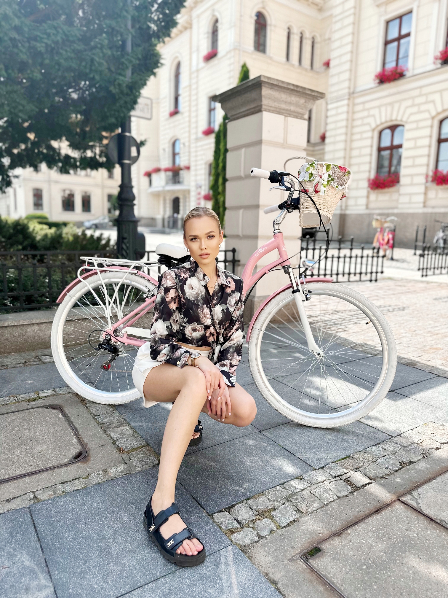 PIĘKNY ALUMINIOWY RÓŻOWY ROWER DAMSKI 28 SHIMANO 7 biegów miejski retro Marka German