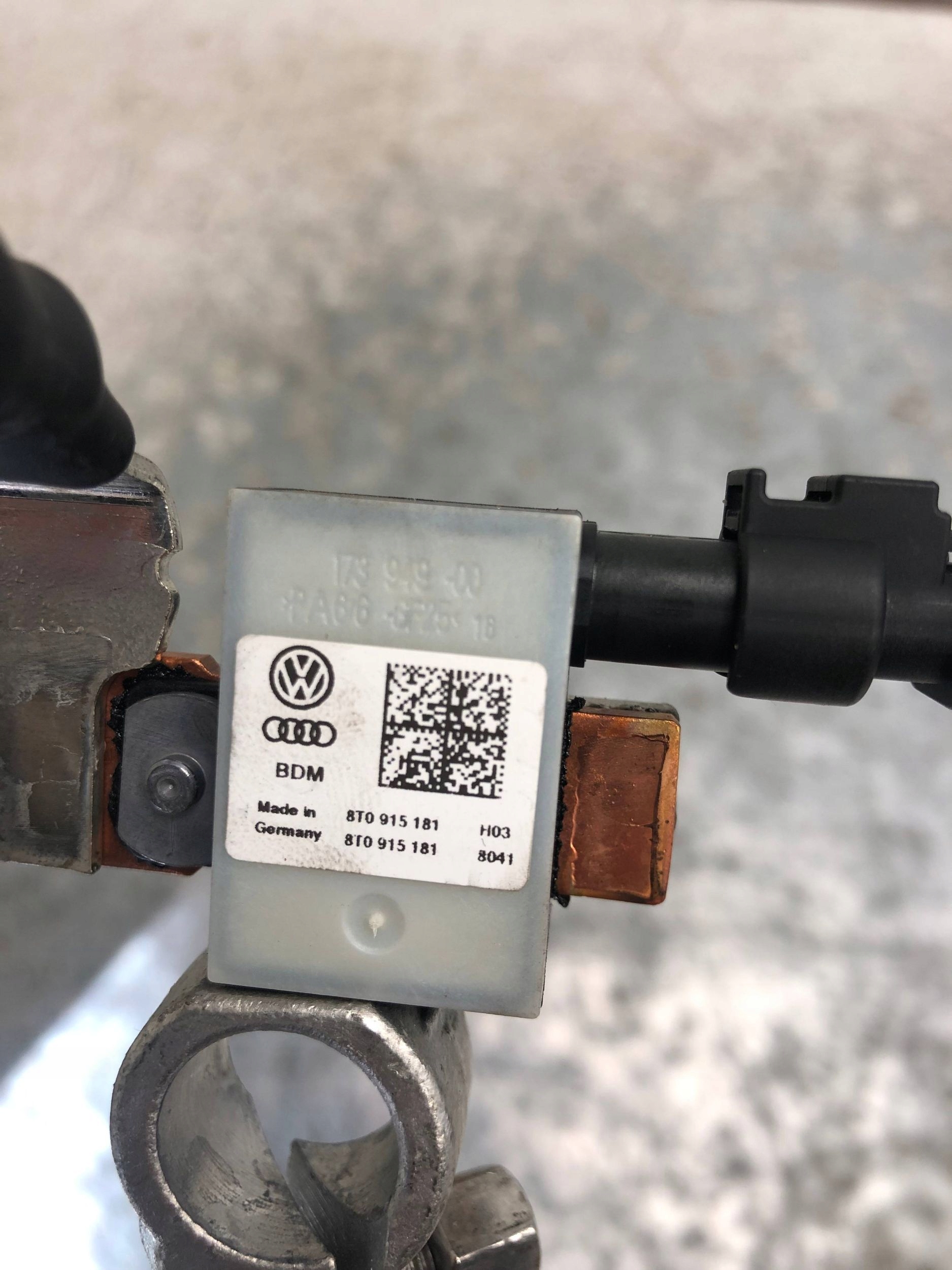 Batteriemanagement Sensor AUDI A4 B8 LIFT 8T0915181