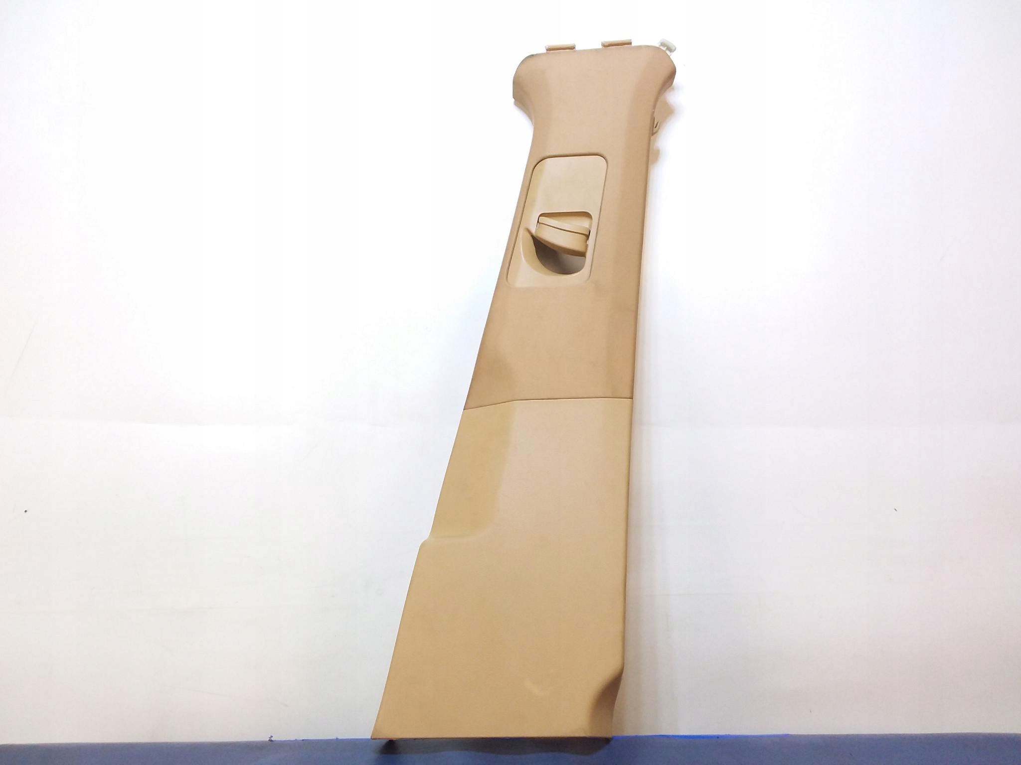 CAYENNE 7P5 OSŁONA SŁUPKA ŚRODKOWEGO PRAWA