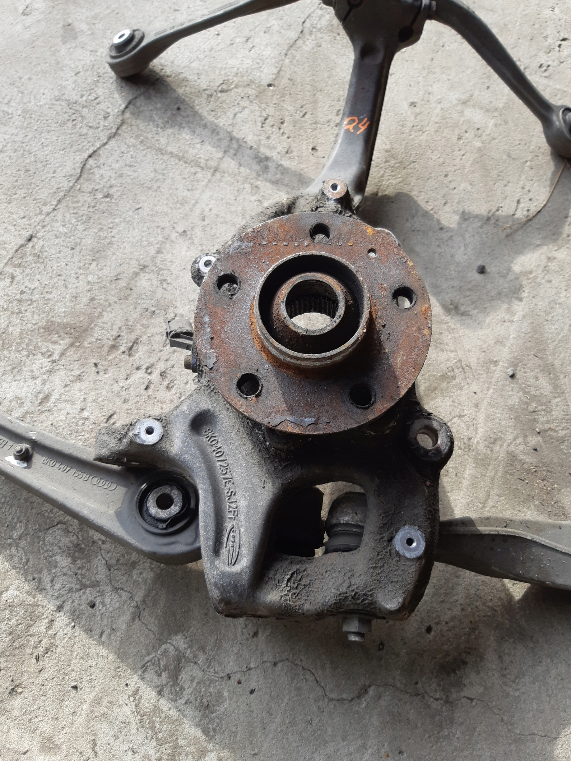 AUDI A4 B8 A5 8T A6 C7 A7 swing left left front 8K0407257E