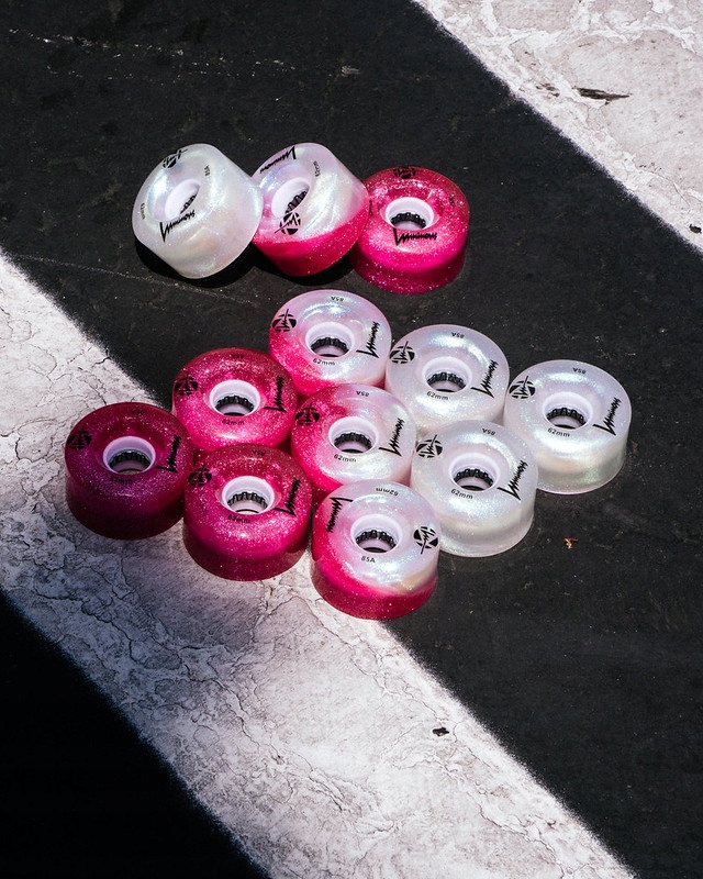 KOŁA ŚWIECĄCE DO ROLEK LUMINOUS COTTON CANDY 80MM BROKAT Kod producenta LUWL-LU80-CC-WH