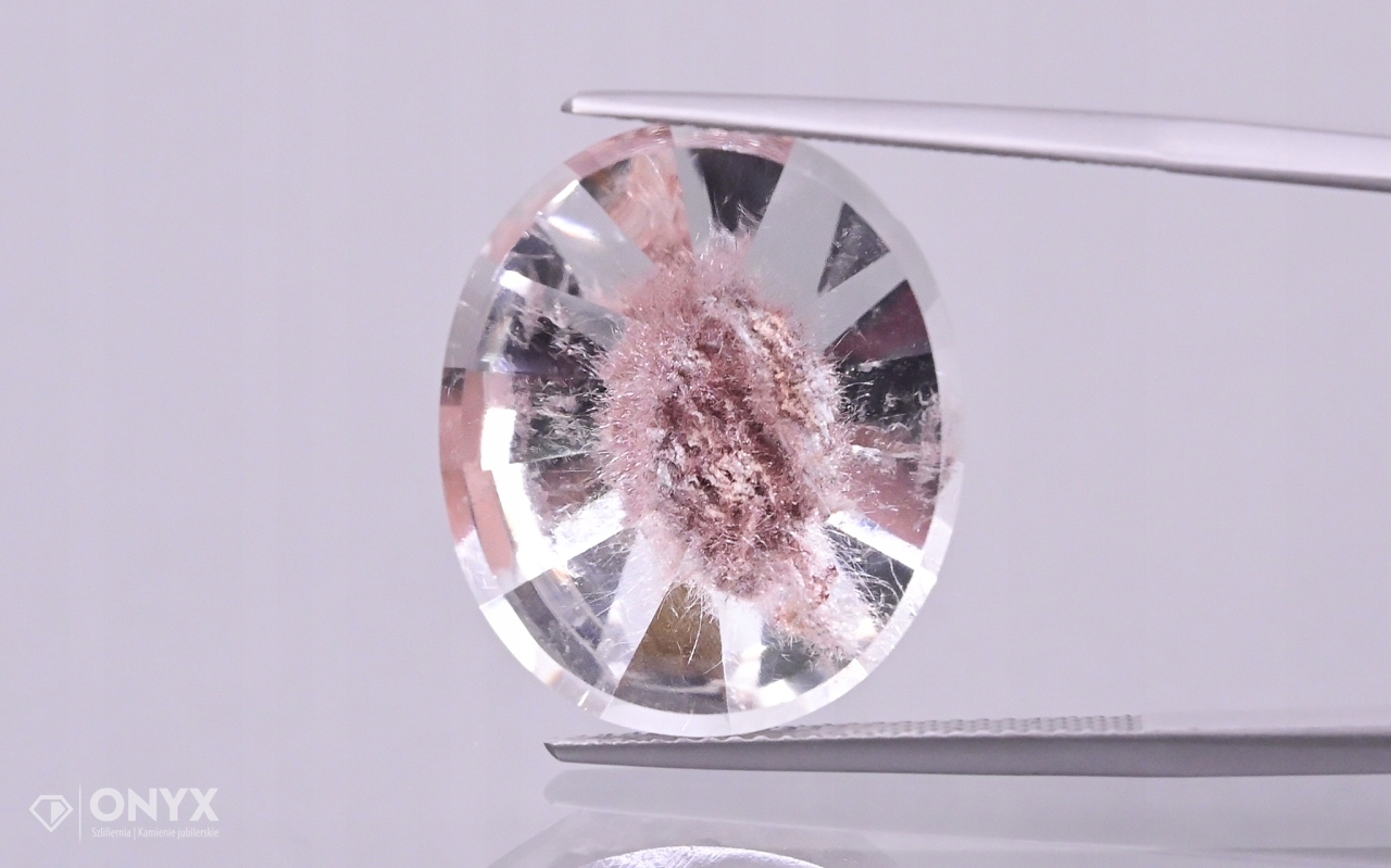 Křemen s Lodolitem fazetovaný ovál 20x17 mm