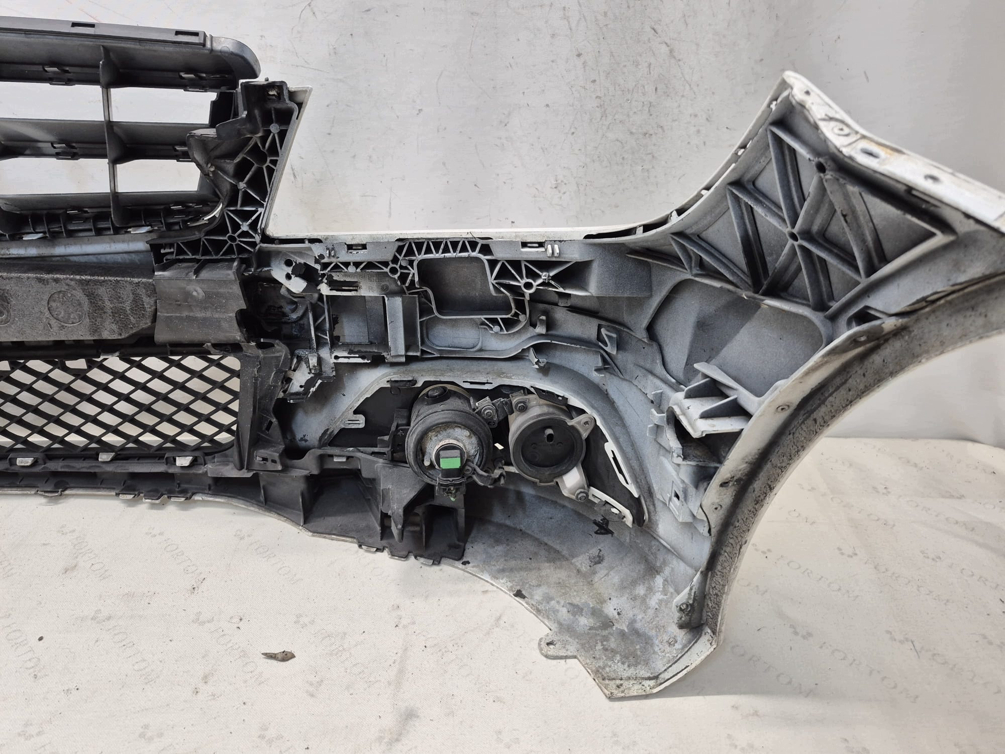 MERCEDES C class W204 LIFT 11- bumper front front without DZIUR A2048805547