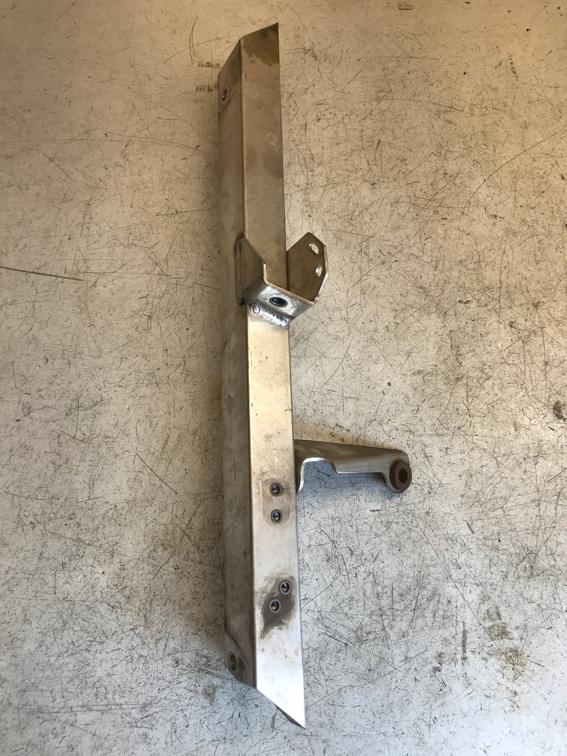 4S8814202B - AUDI R8 PLUS 4S опора стойка крепление кронштейн