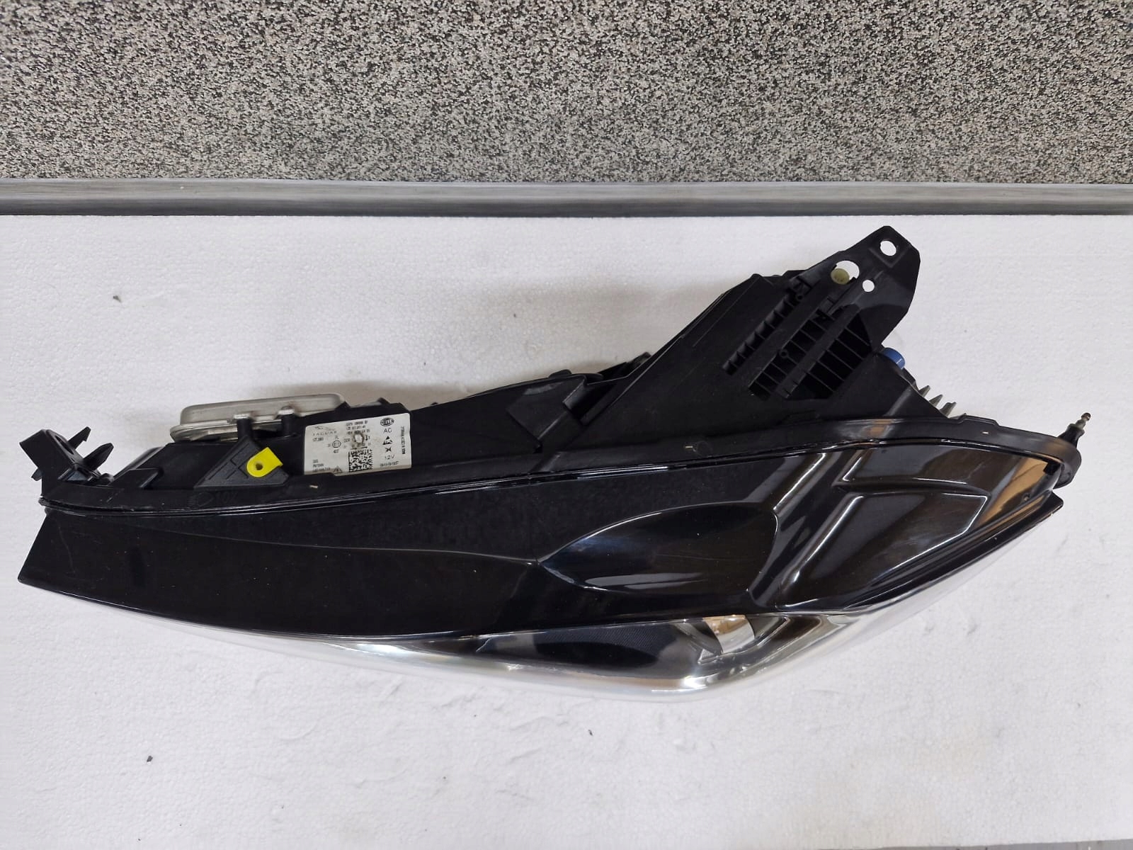 light left Jaguar XE Bi Xenon LED positioning complete
