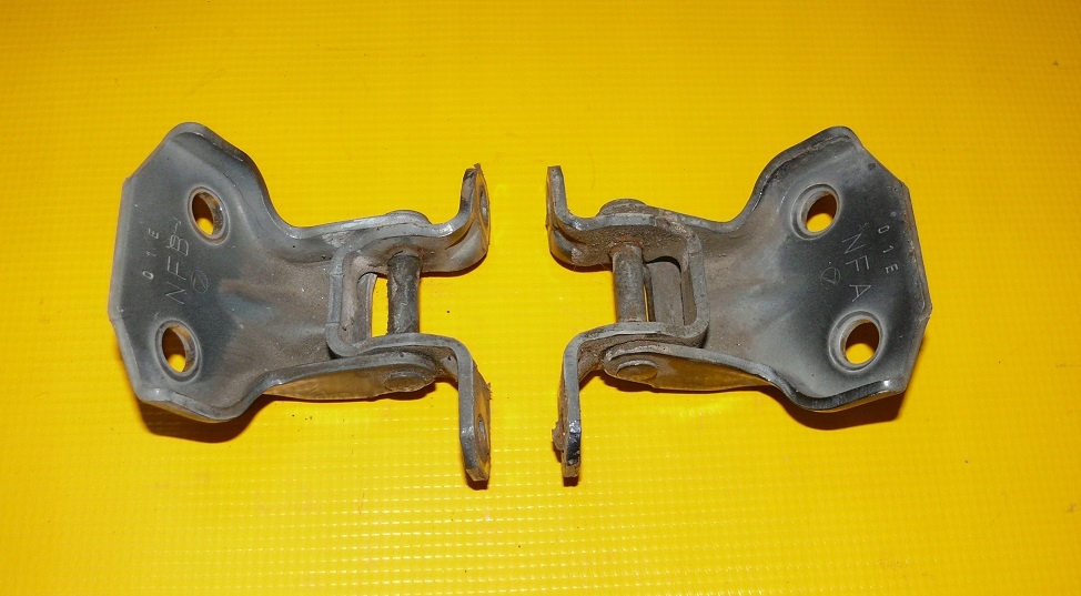 hinges door left front SUBARU LEGACY V 5 E8H