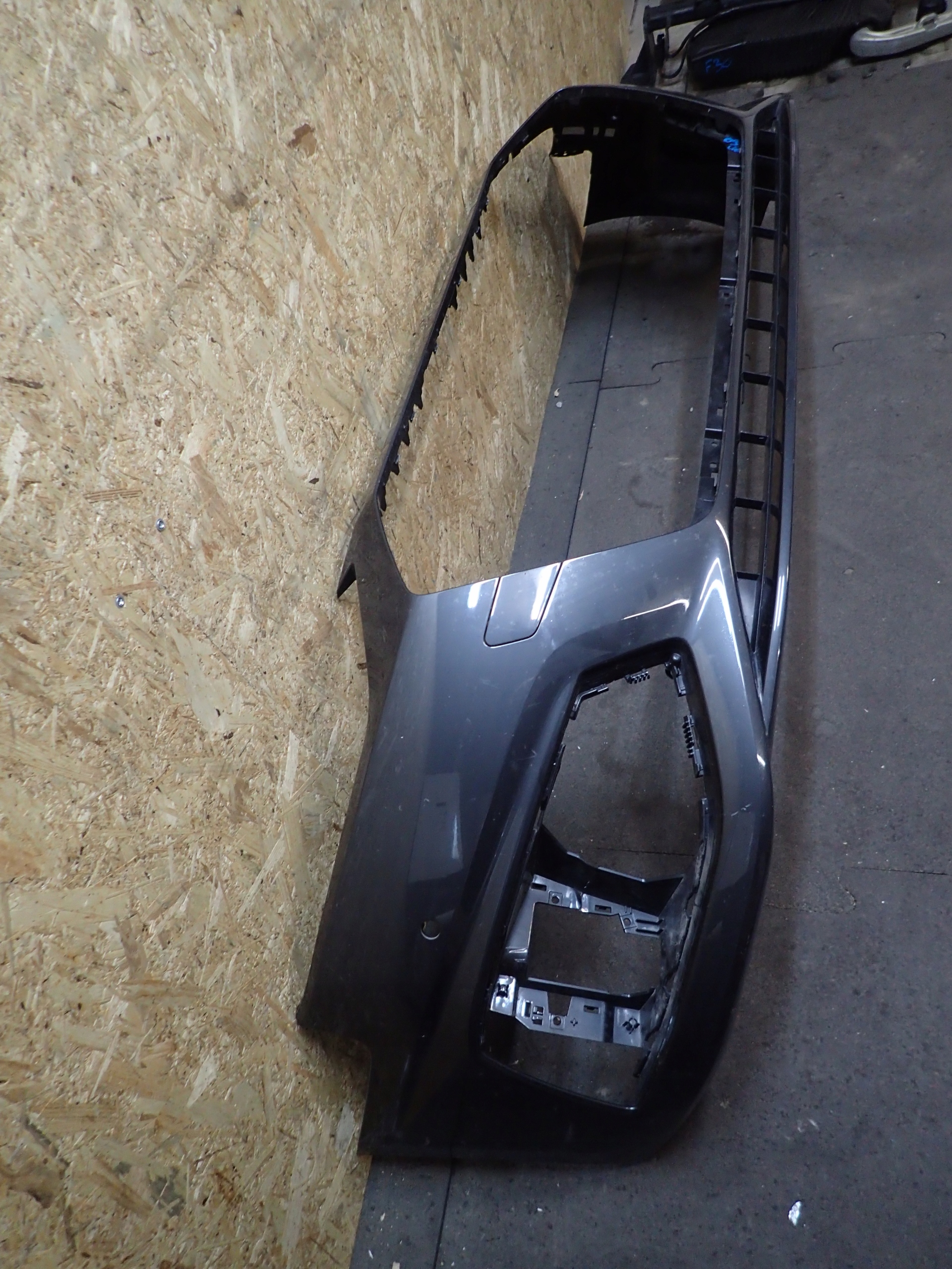 nárazník předek AUDI A4 B9 8W LIFT 19
