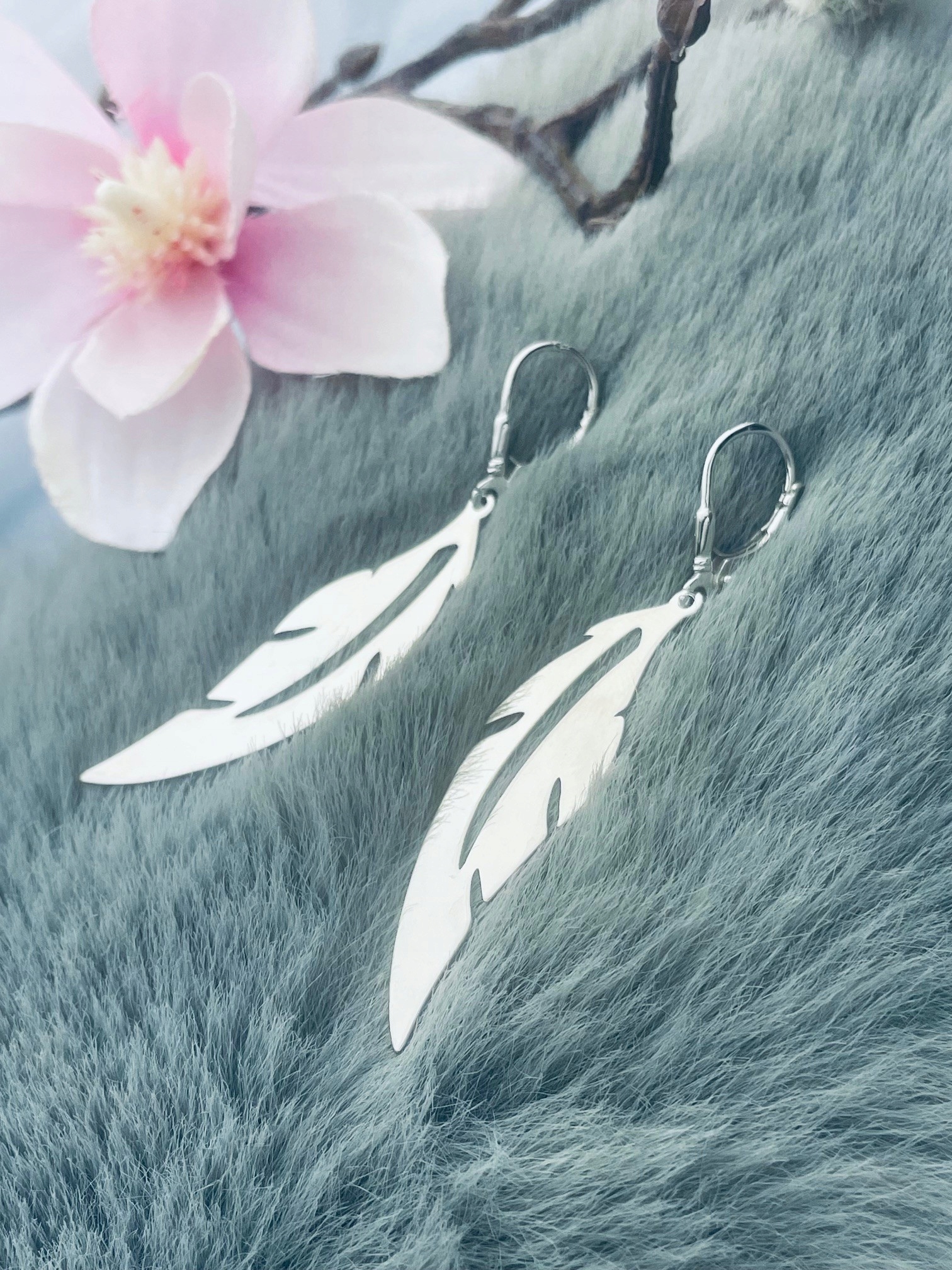 Stříbrné náušnice závěsné křídlo