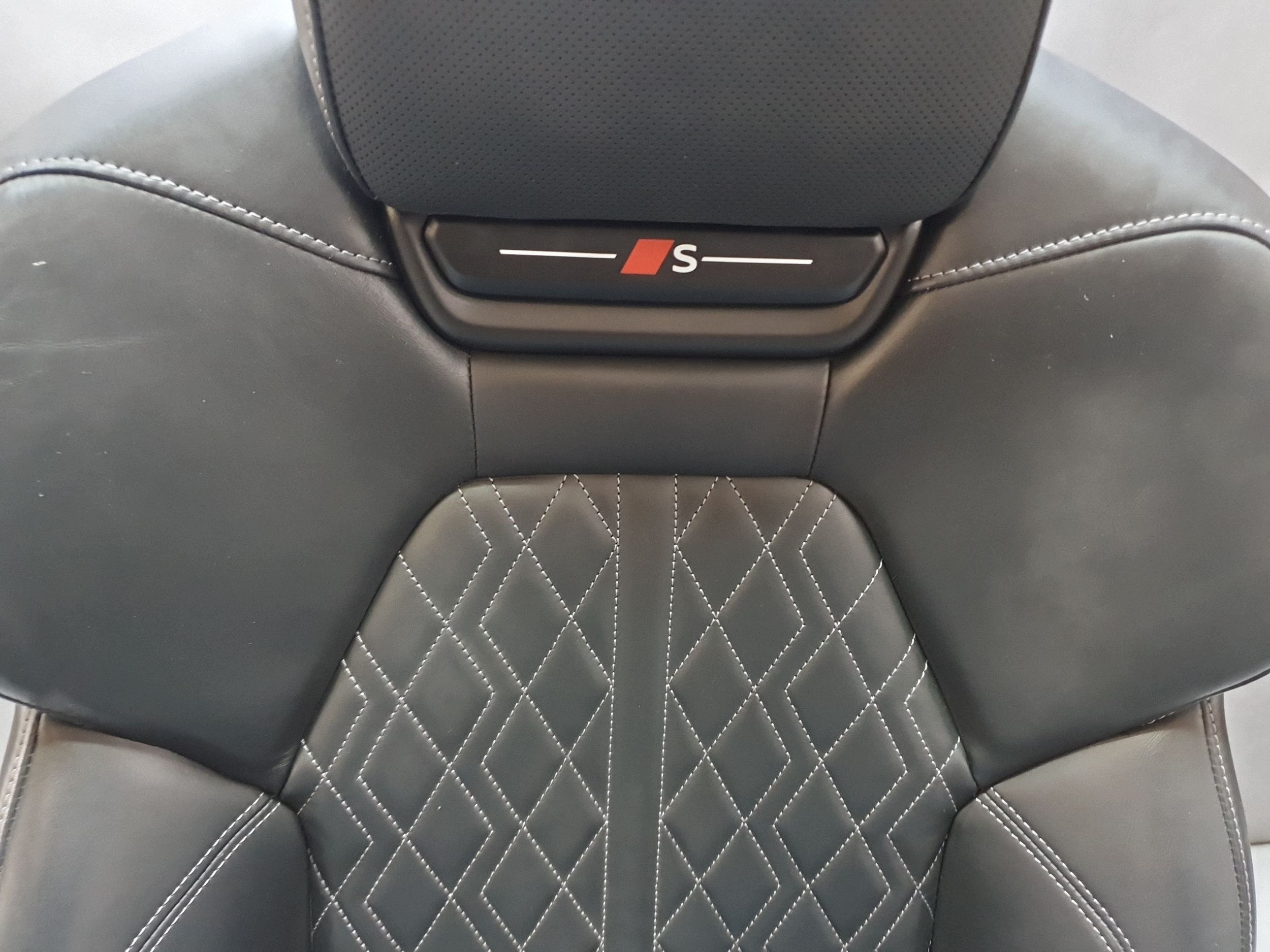 Audi SQ6 e-tron sedačka šoférov ľavý bez airbagu koža elektrický 5WA861105Q