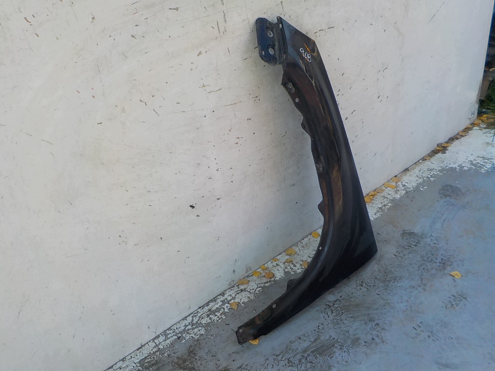 908 VOLKSWAGEN TIGUAN and fender left front front