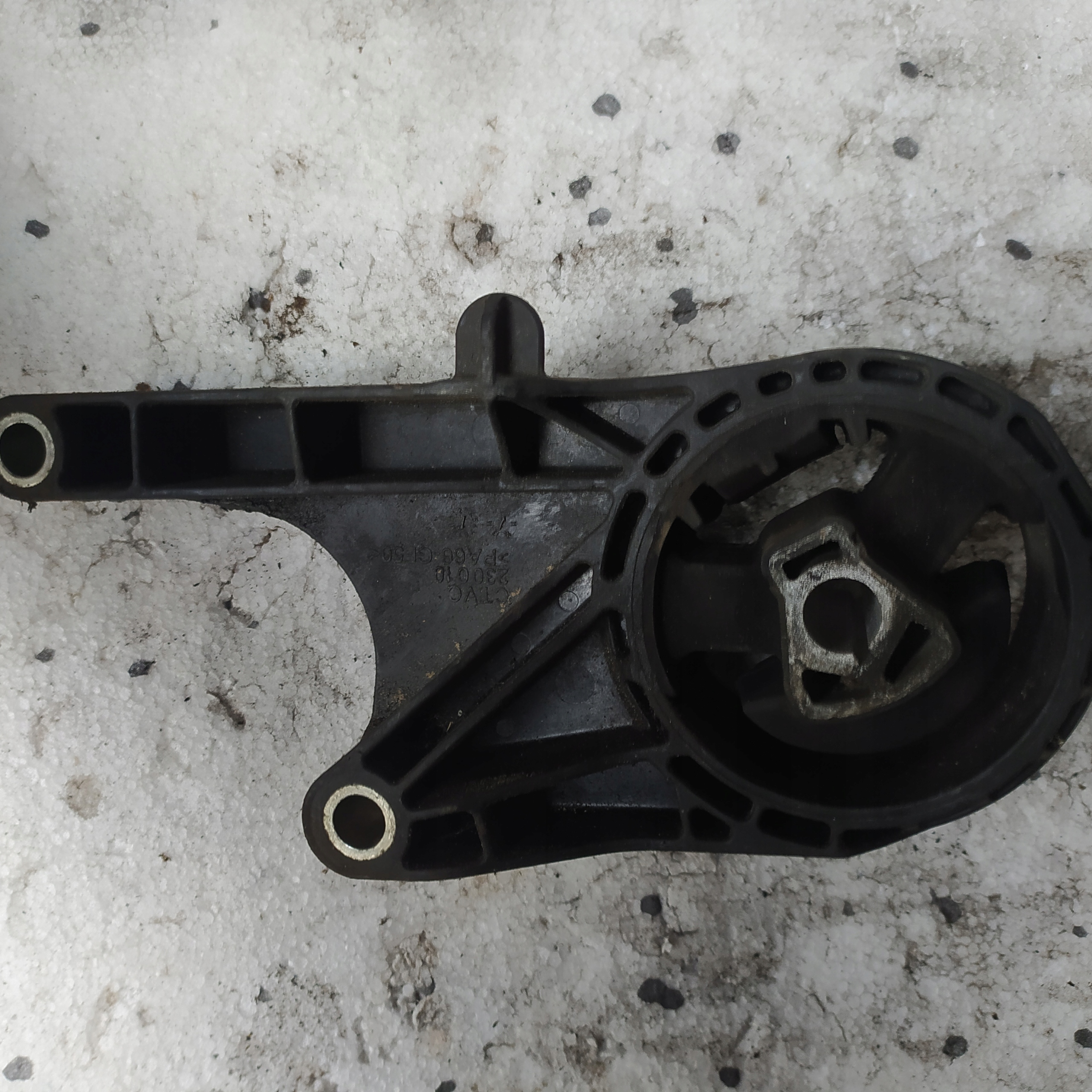 holder engine mount OPEL ASTRA J A17DTR 230010