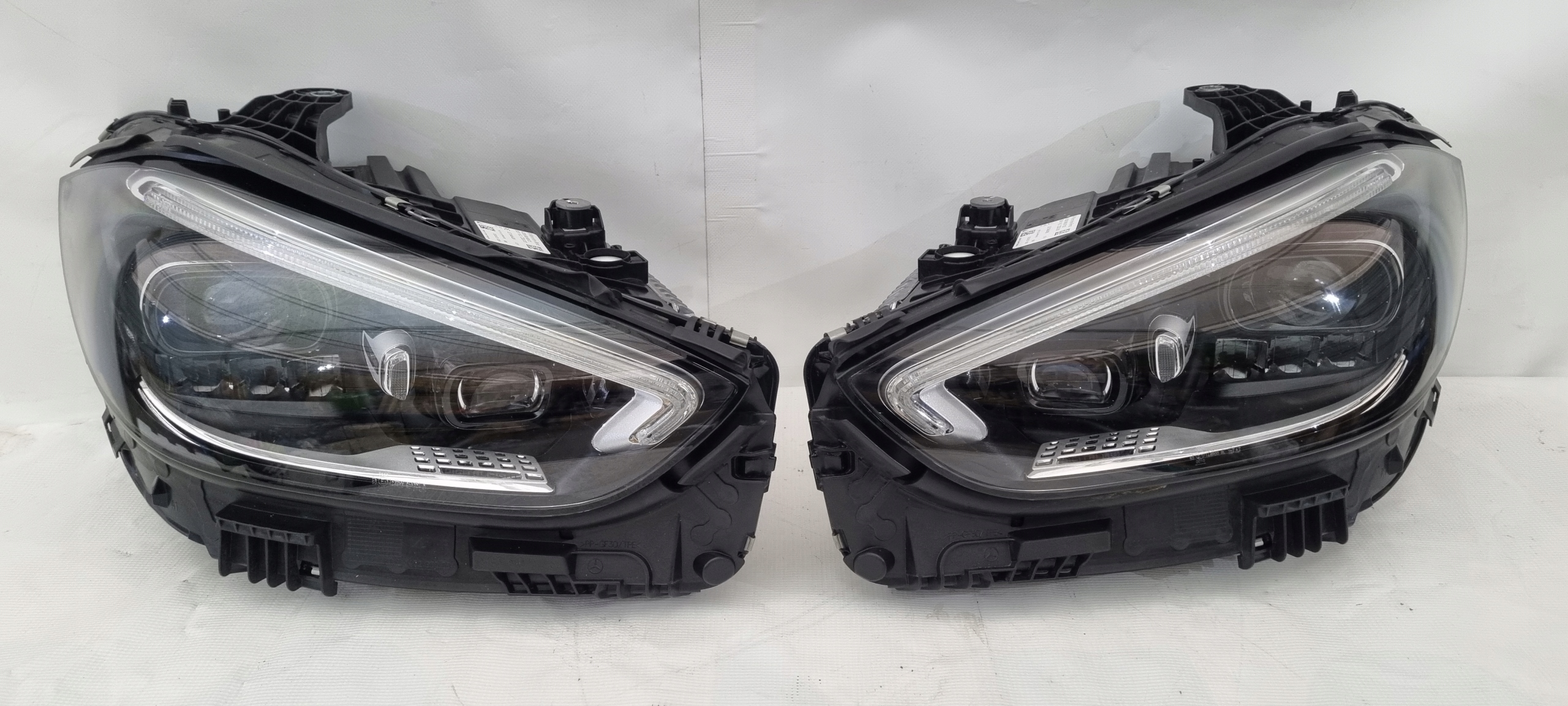 MERCEDES C-KLASA 206 FULL LED DIGITAL LIGHT LAMPY Strona zabudowy lewe + prawe
