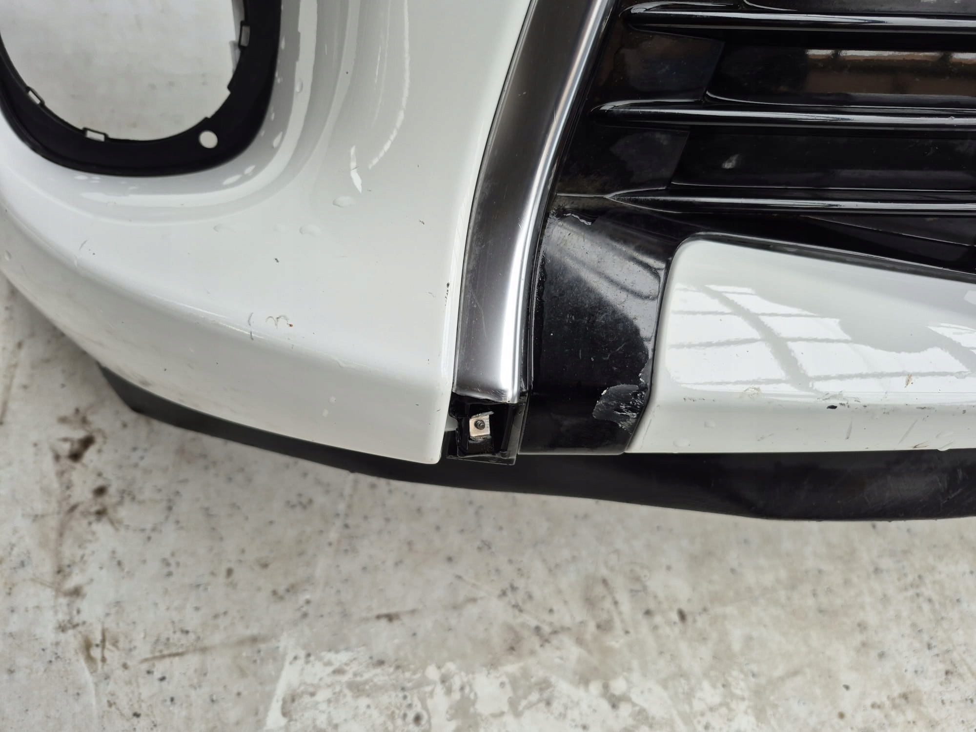 TOYOTA YARIS III LIFT 14- bumper front front grid 53102-0D030