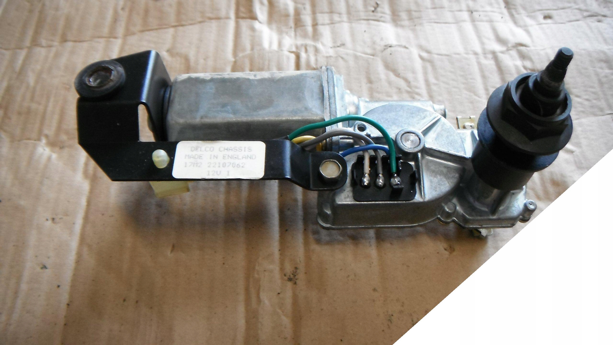 OPEL FRONTERA A SPORT SILNICZEK WYCIERACZKI TYLNEJ