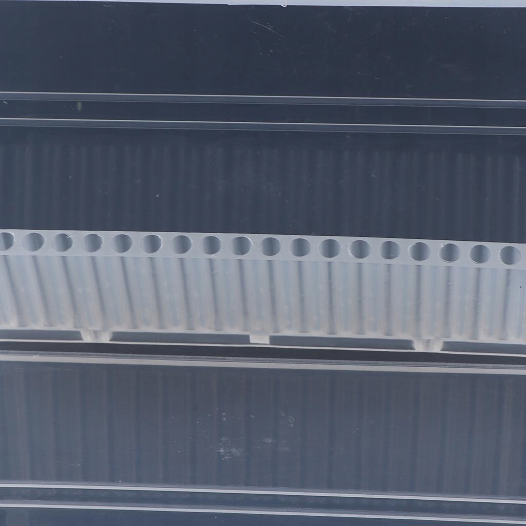 Stojak na bity z 20 otworami Marka Flameey