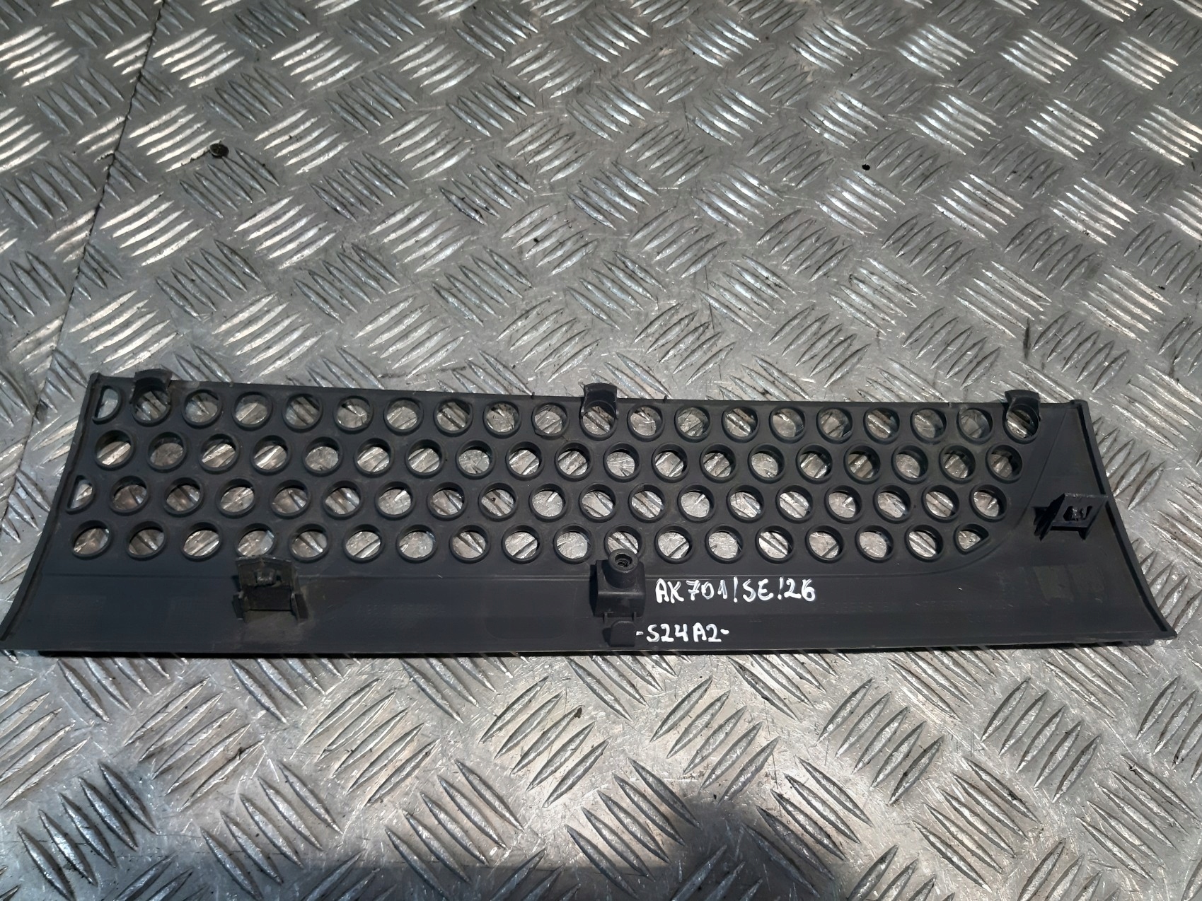 grid grille dolnej right Mercedes Actros MP4 A9608852684