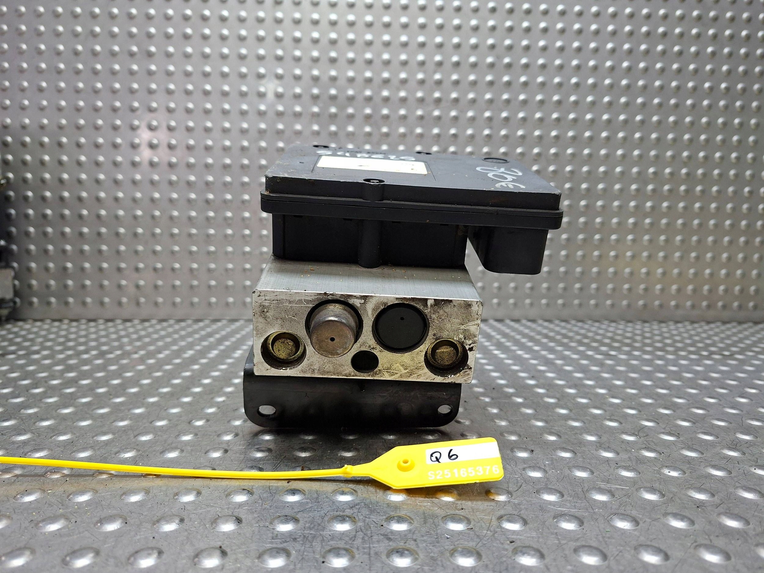 pump control unit ABS SSANGYONG RODIUS 04- 48940-21100 06.2109-0205.3