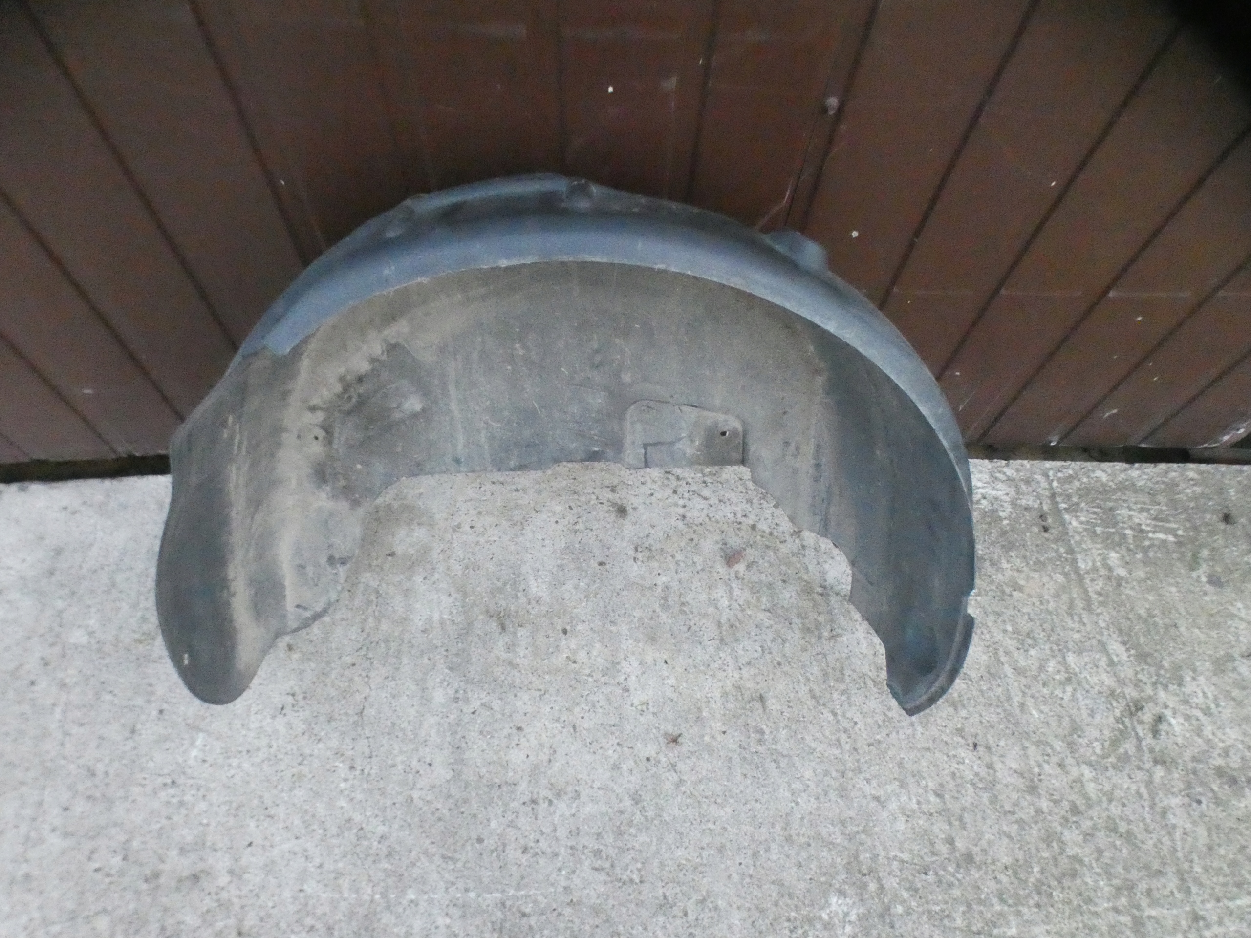 Citroen DS5 11-15 mudguard right rear part 9800409380