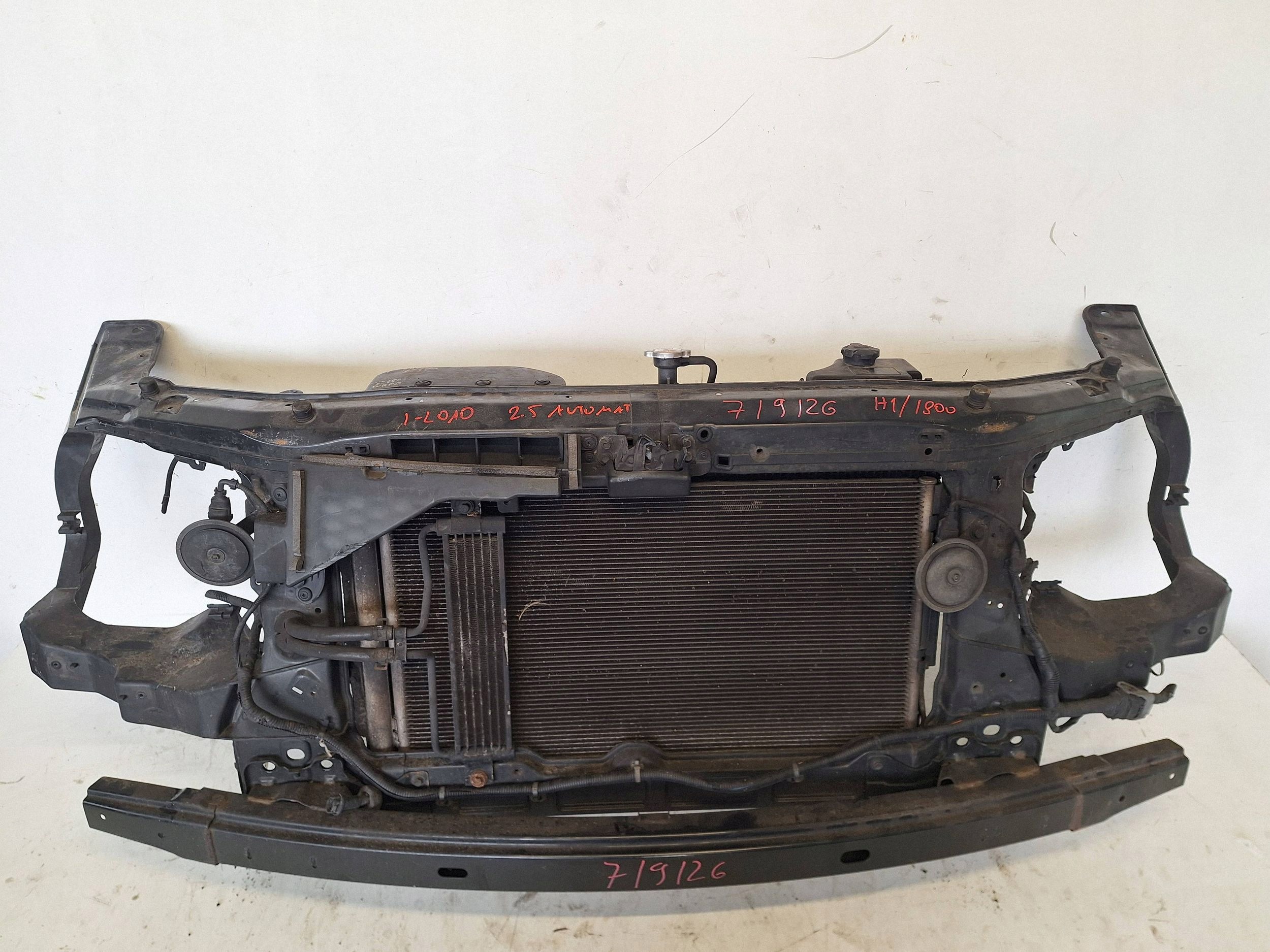 HYUNDAI H1 I800 07-13 support panel for radiators 2.5 CRDI - AUTOMAT