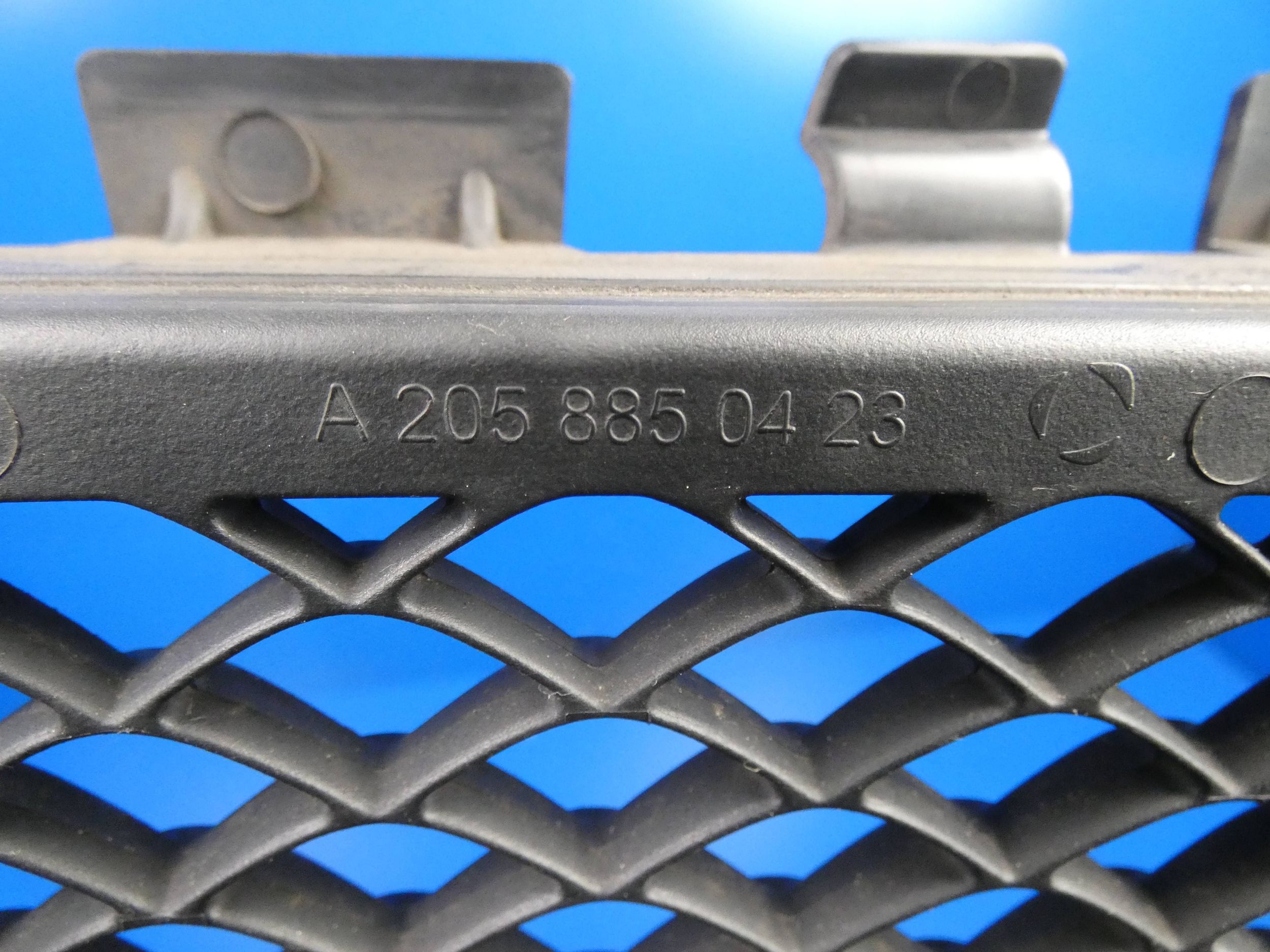 MERCEDES C KLASA W205 grid lower of a bumper front before