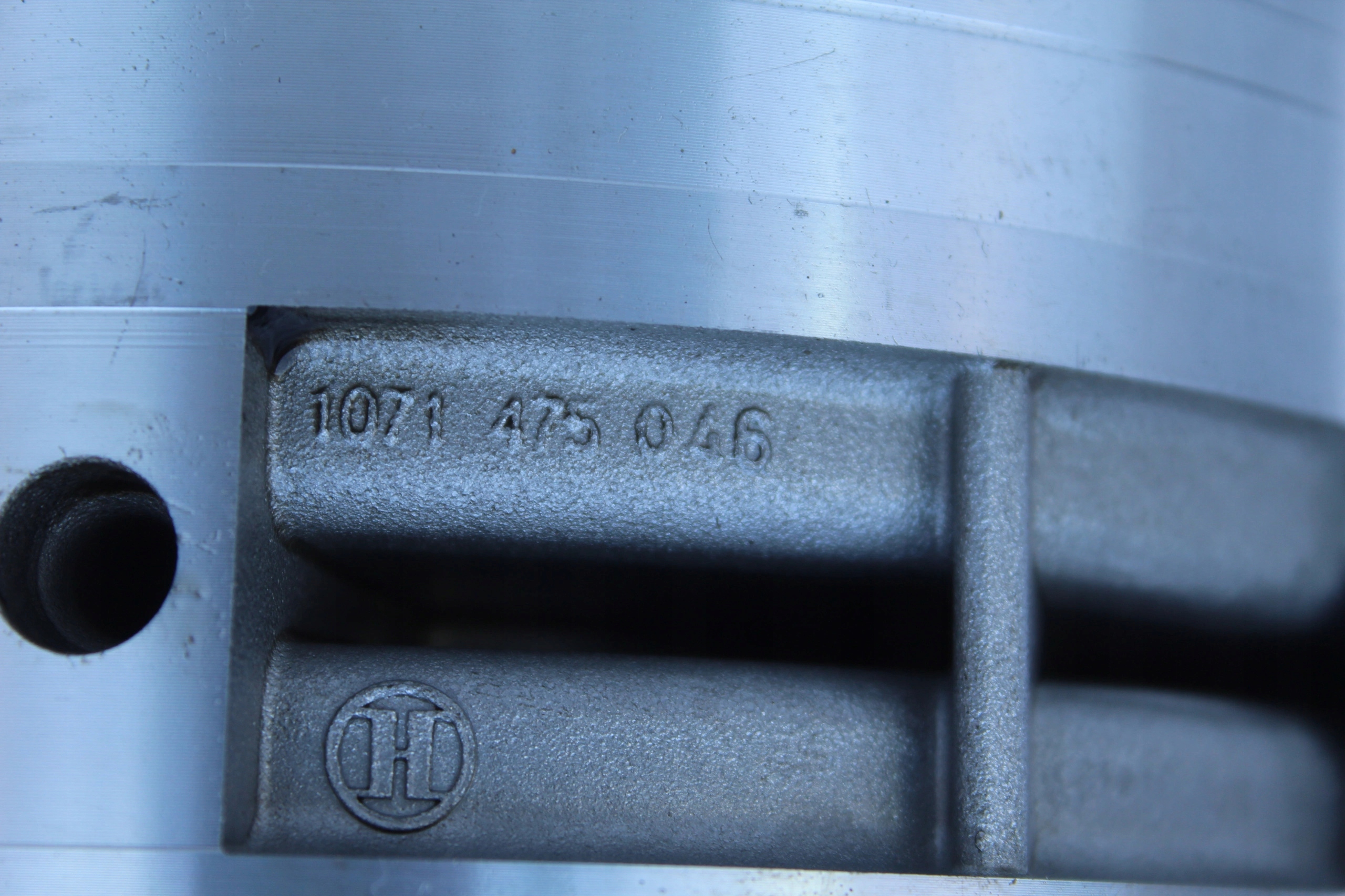 KOSZ SPRZĘGŁOWY BMW X5 E53 5HP24 Rodzaj skrzyni Automatyczna