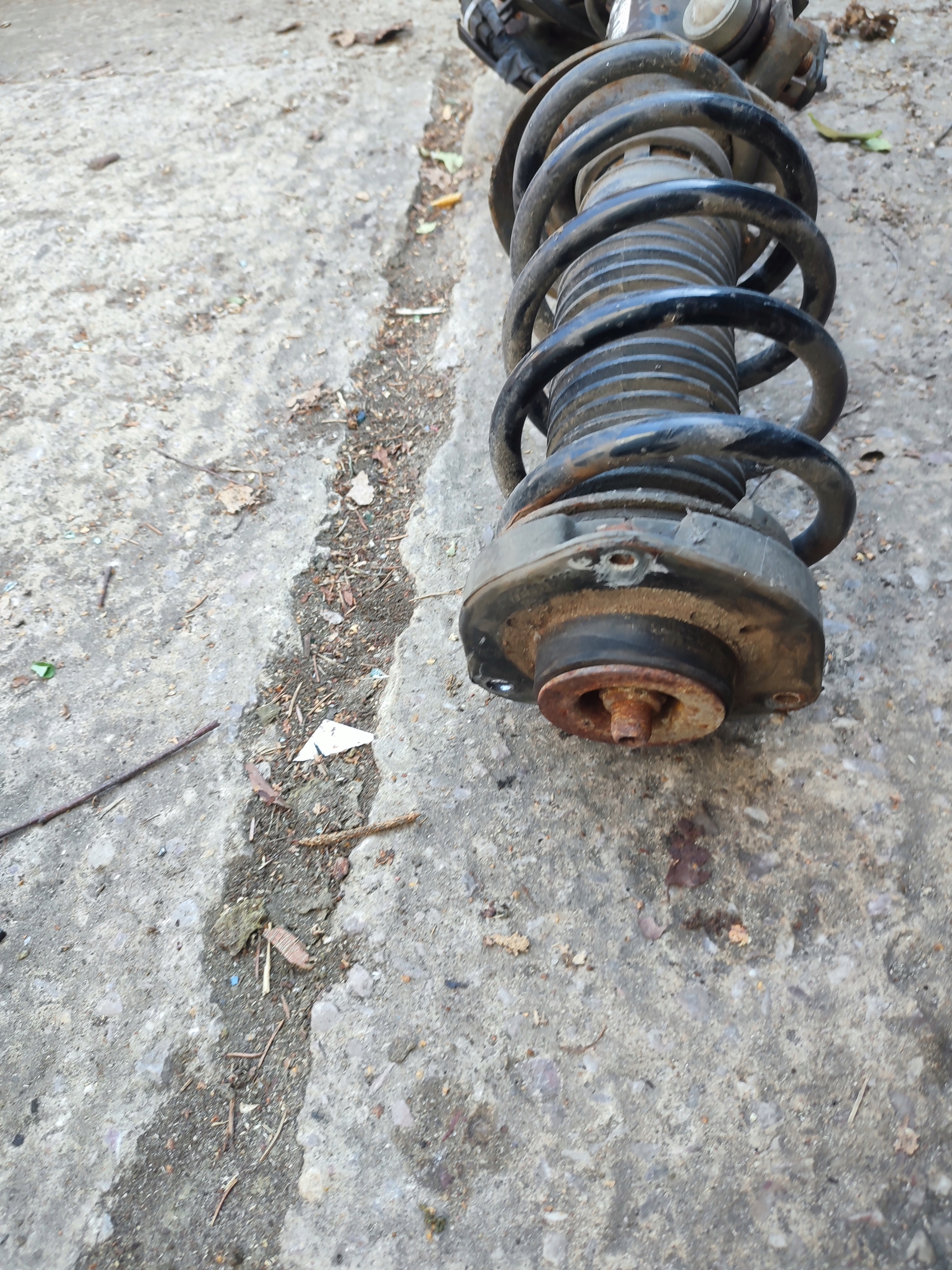 kopyto shock absorber left front swing aktywny volkswagen passat CC