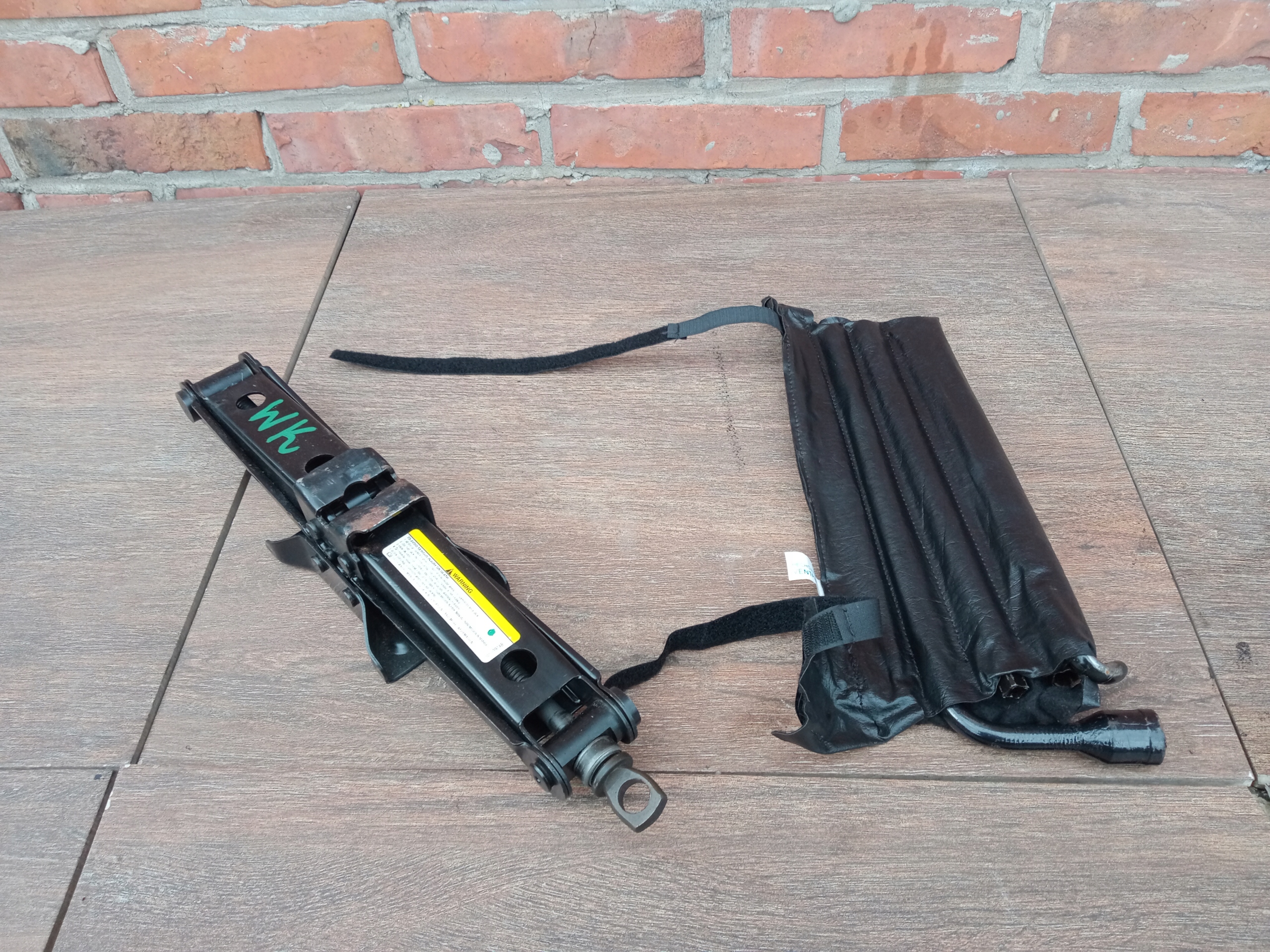 JEEP GRAND CHEROKEE WK XK COMMANDER 5-10R LEWAREK PODNOŚNIK KLUCZE ZESTAW