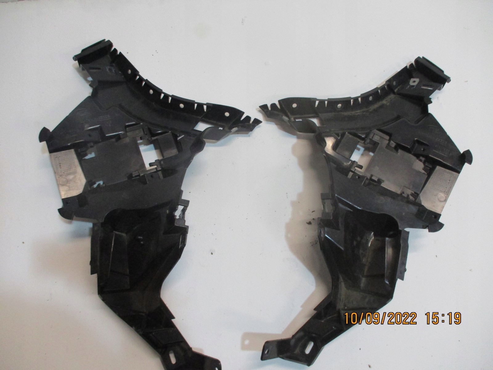bumper bracket LAND ROVER K8D2-17B931-A left