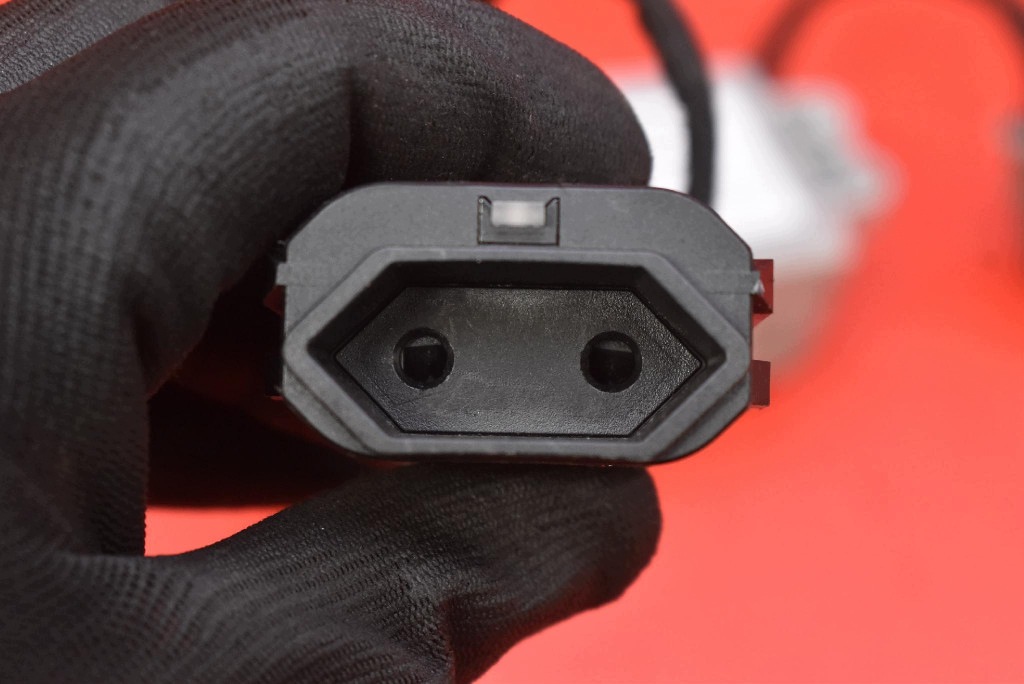 control unit PRADU 9805576080 CITROEN C4 PICASSO II 2.0 BLUEHDI 150 KM 13